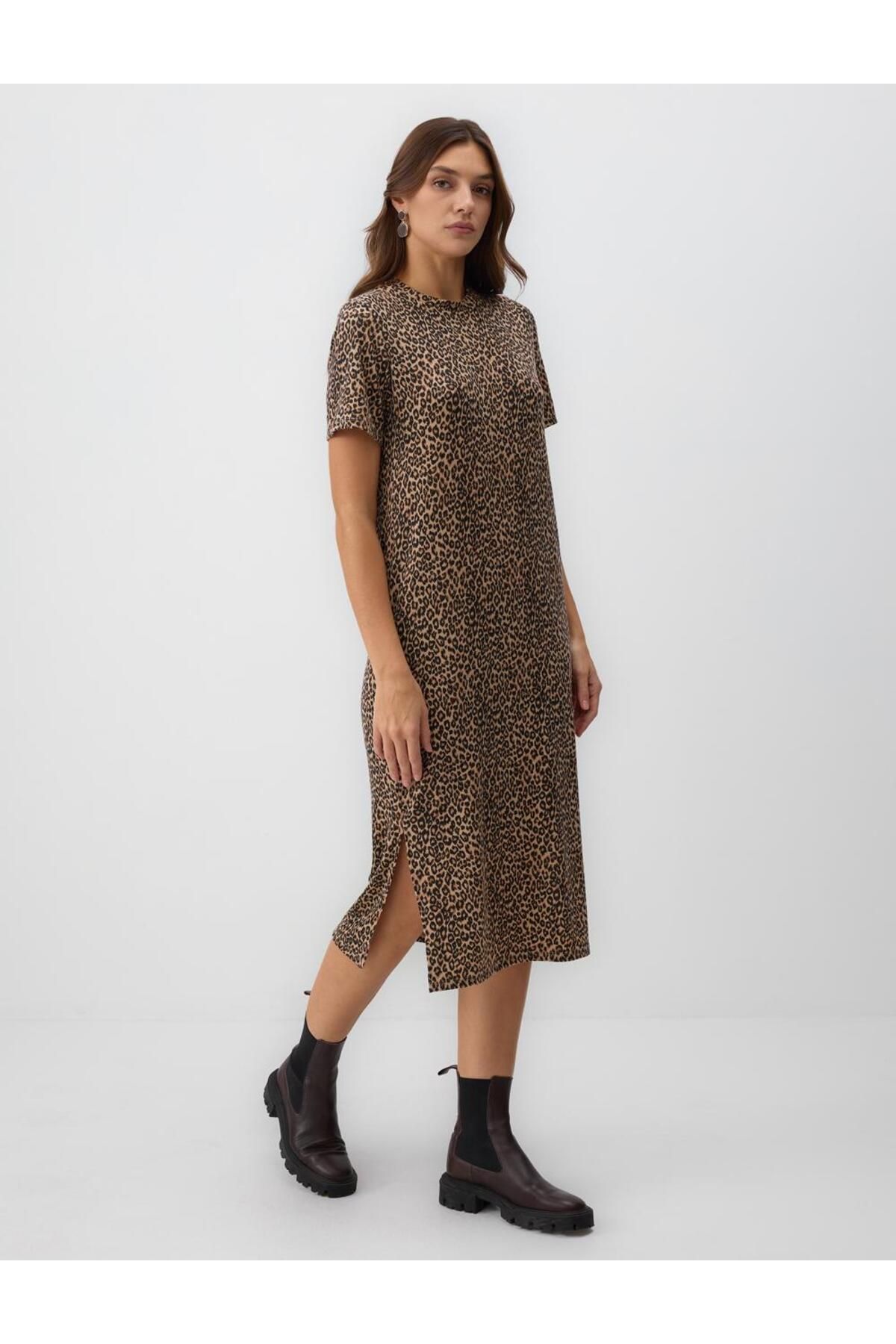 Jimmy Key-Print Straight Cut Crew Neck Short Sleeve Knitted Dress 4