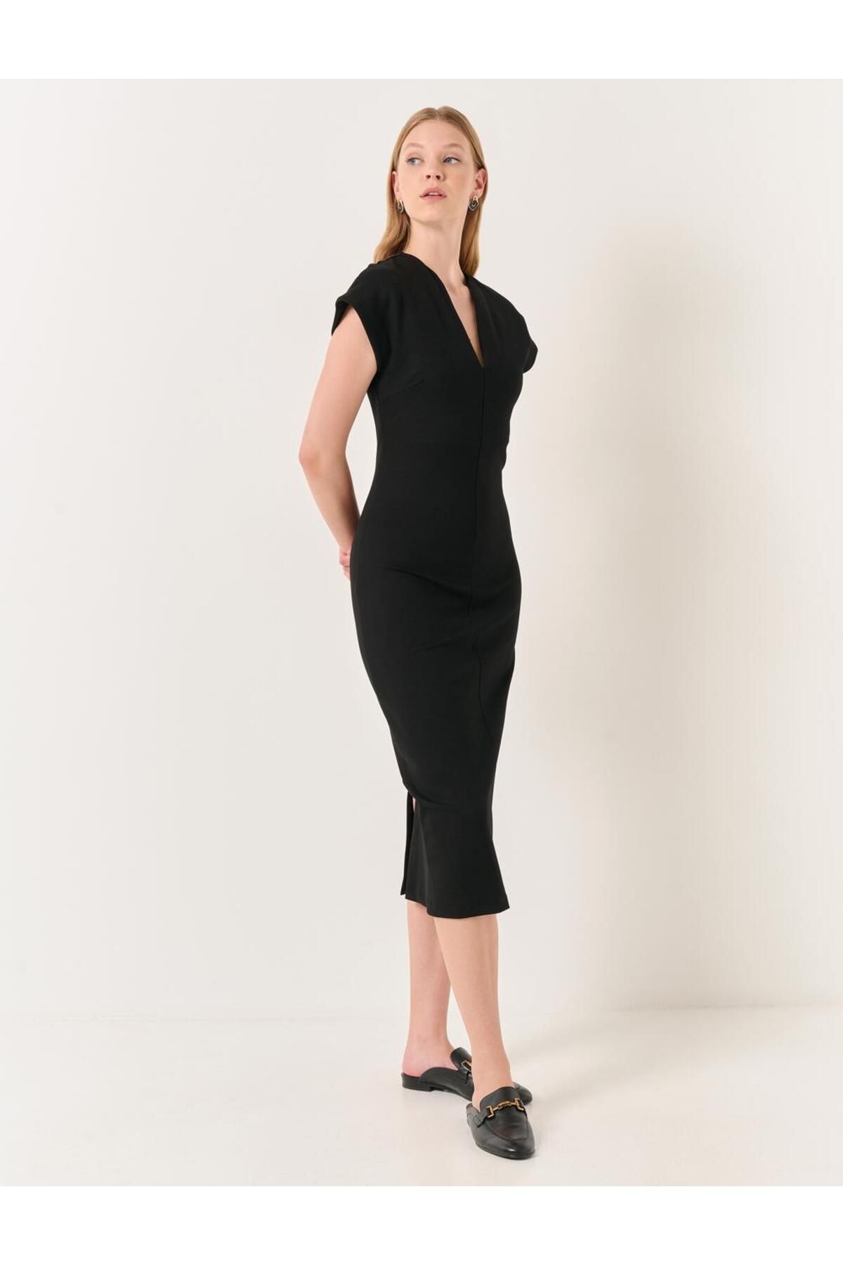 Jimmy Key-Black V-Neck Sleeveless Stylish Midi Dress 1