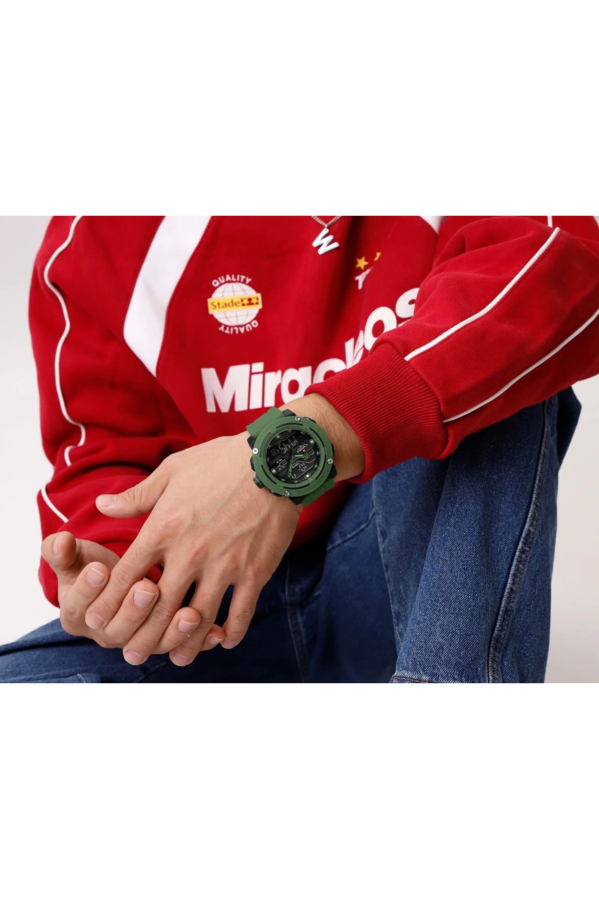 Naviforce-dual-display watch with both analog and digital timekeeping, designed for sports and military 7