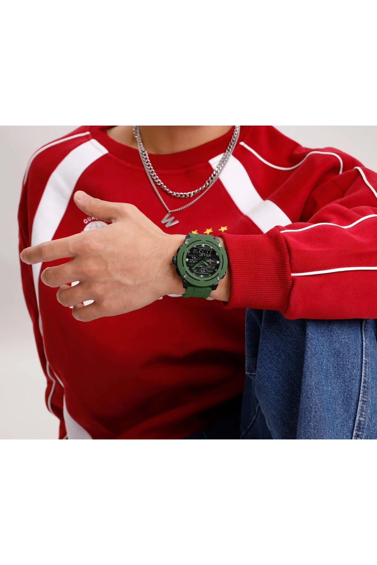 Naviforce-dual-display watch with both analog and digital timekeeping, designed for sports and military 8