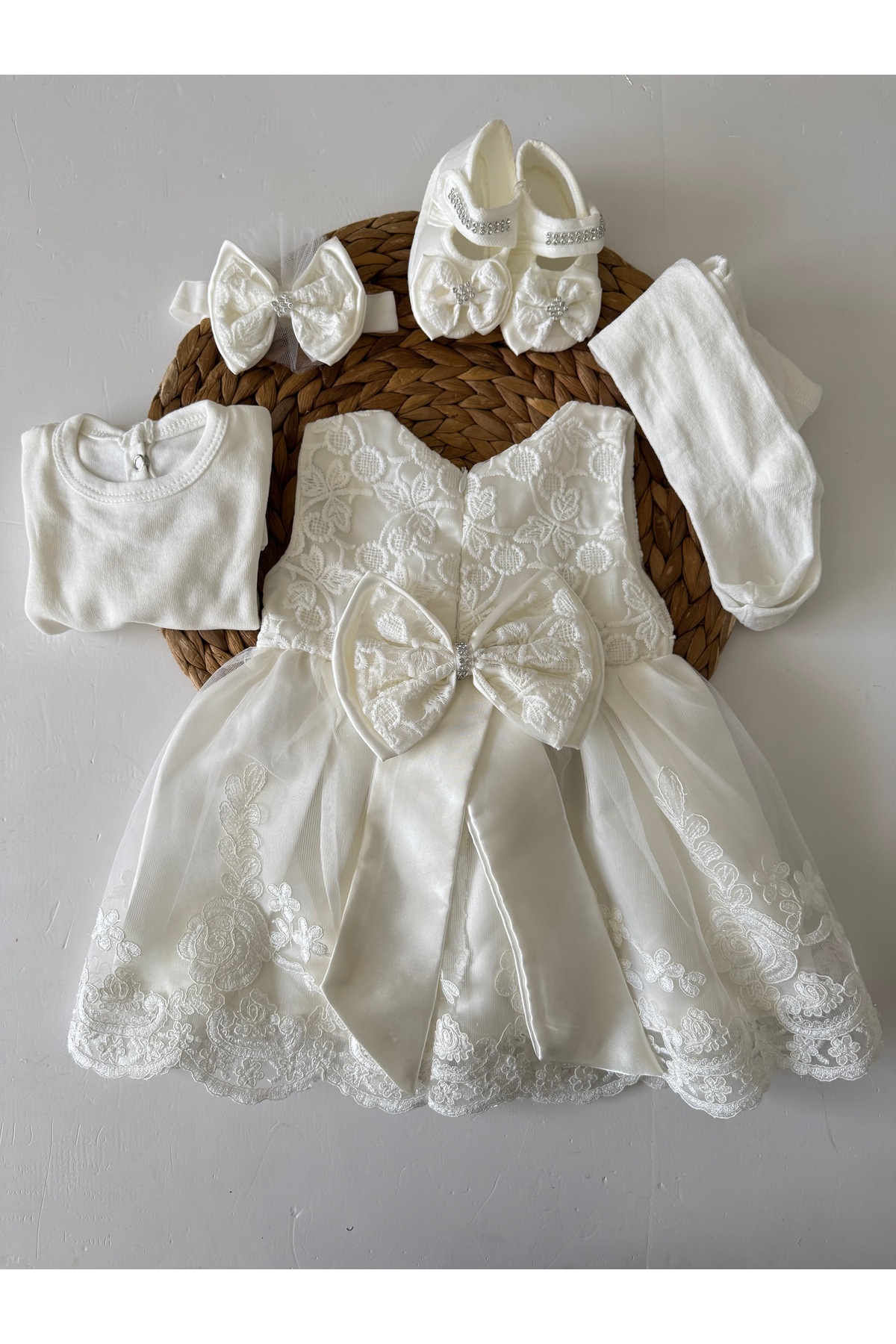 PİLEKİ BABY 0 4 Ay Kız Bebek Mevlüt Elbisesi ,lüks Mevlütlük Dantelli Gelinlik Elbise fotoğrafı 4 (önizleme)