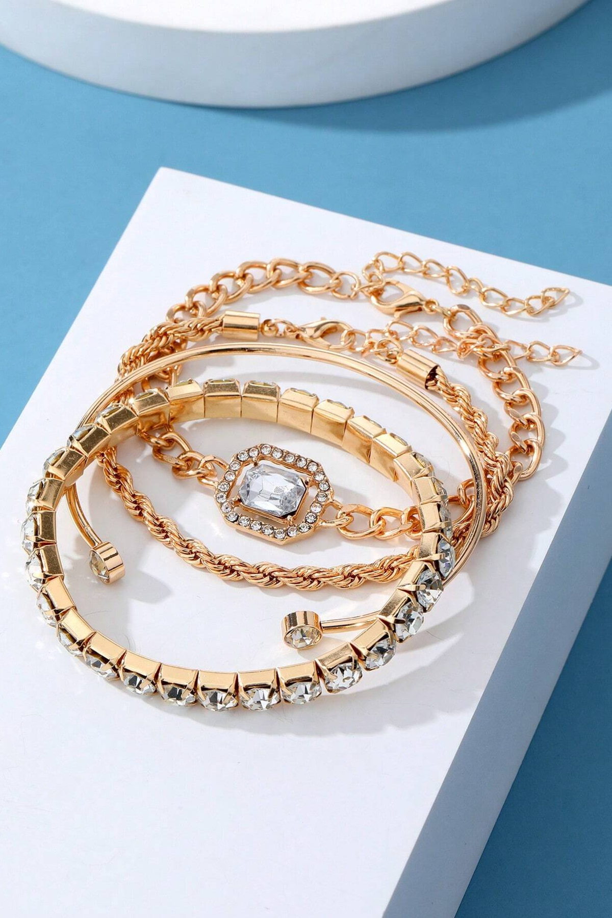 H&E DESIGN  Kadın 4'li Gold Zirkon Taşlı Premium Bileklik Seti - Görsel 3