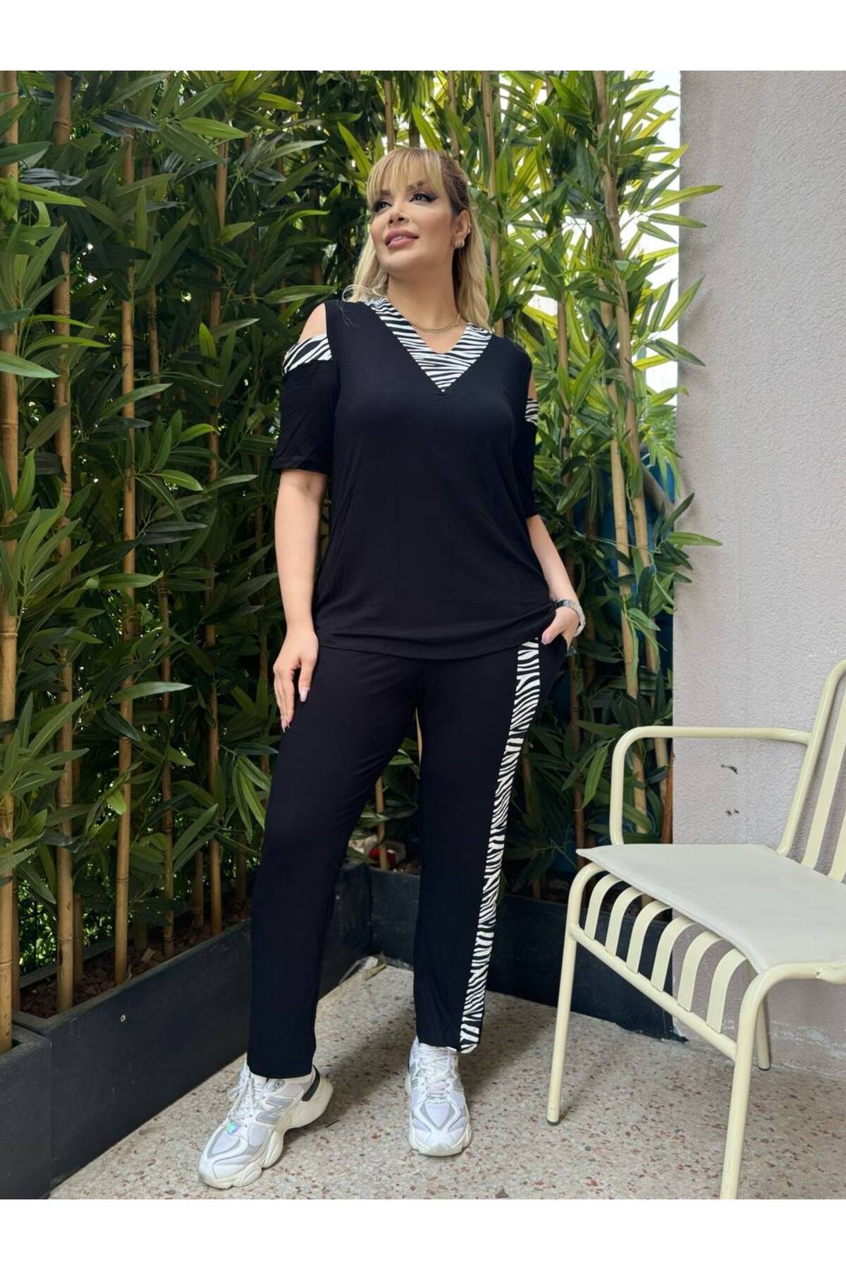 ViolettaXL-SET DE VISCOSA Lycra pentru femei marimi mari, fereastră de umăr, garnitură cu dungi 3
