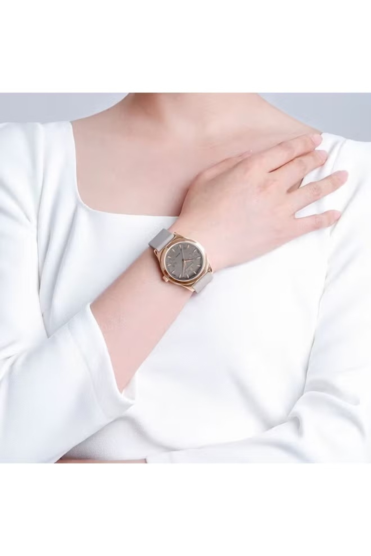 Naviforce-Elegant Analog Watch with Stylish Dial Design Durable Strap Water Resistant Timepiece 4