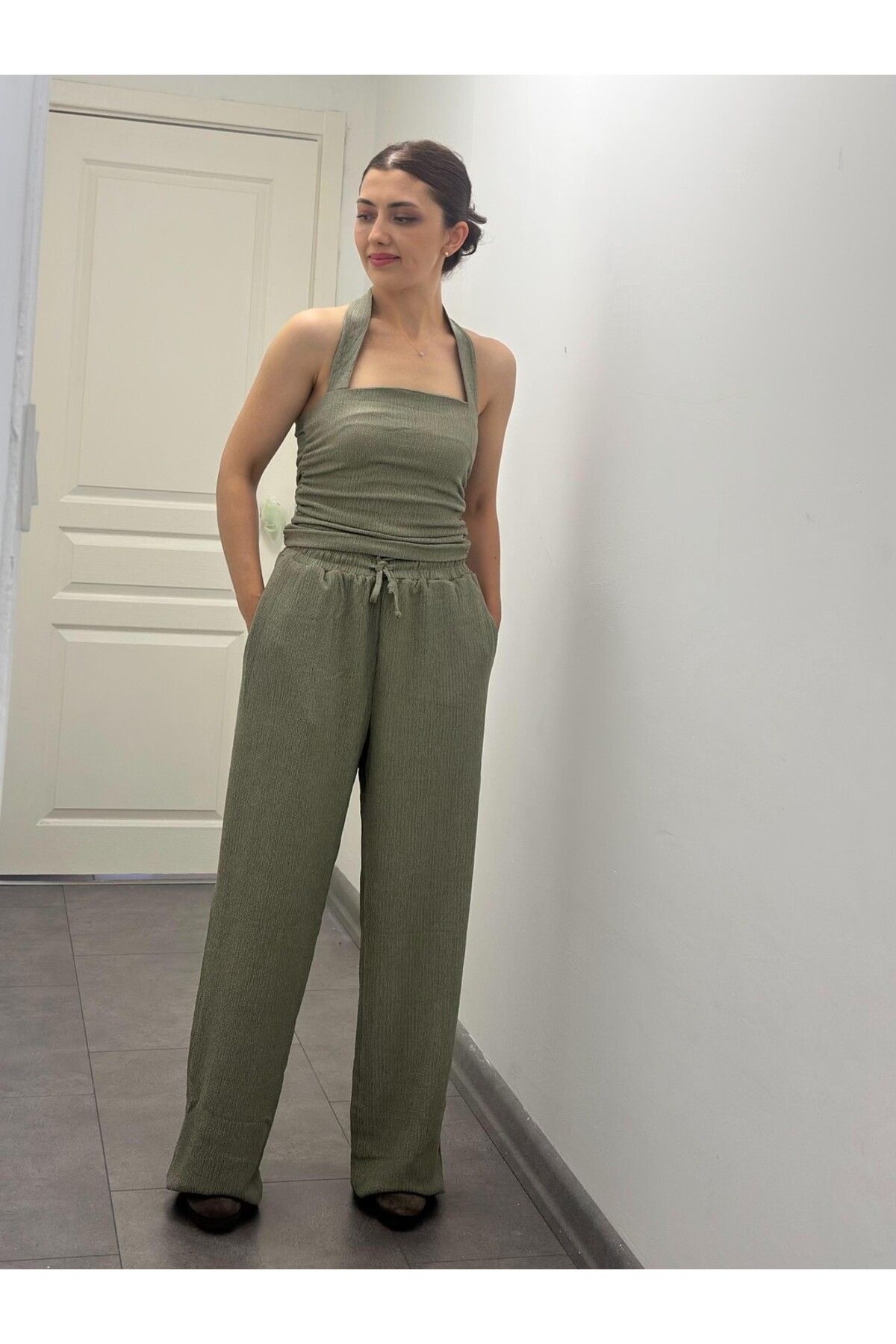 soBasic-Textured Blouse and Pants Set 4
