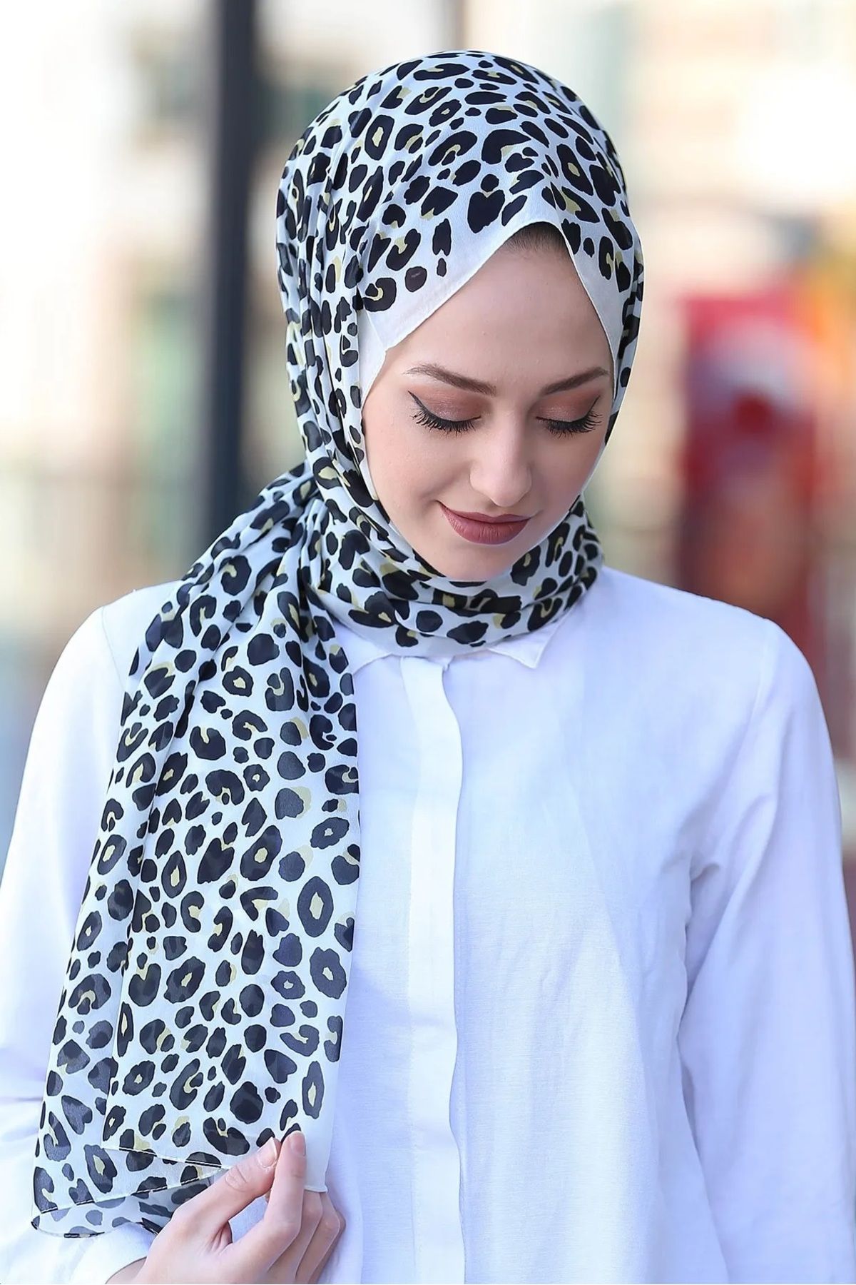 Stella-Leopard Patterned Black-White Chiffon Shawl 2