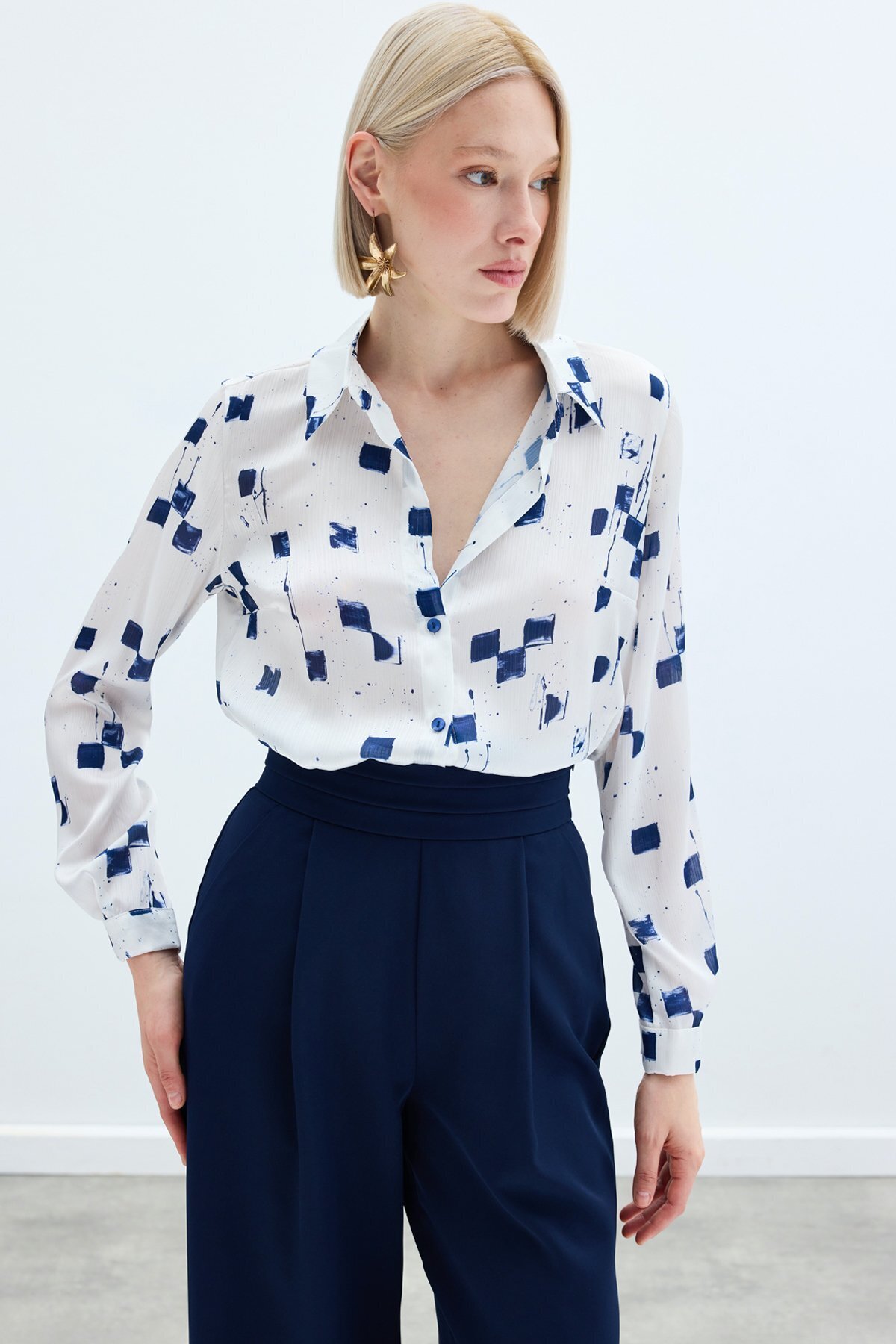 Sateen-Patterned Classic Shirt - Navy Blue 3