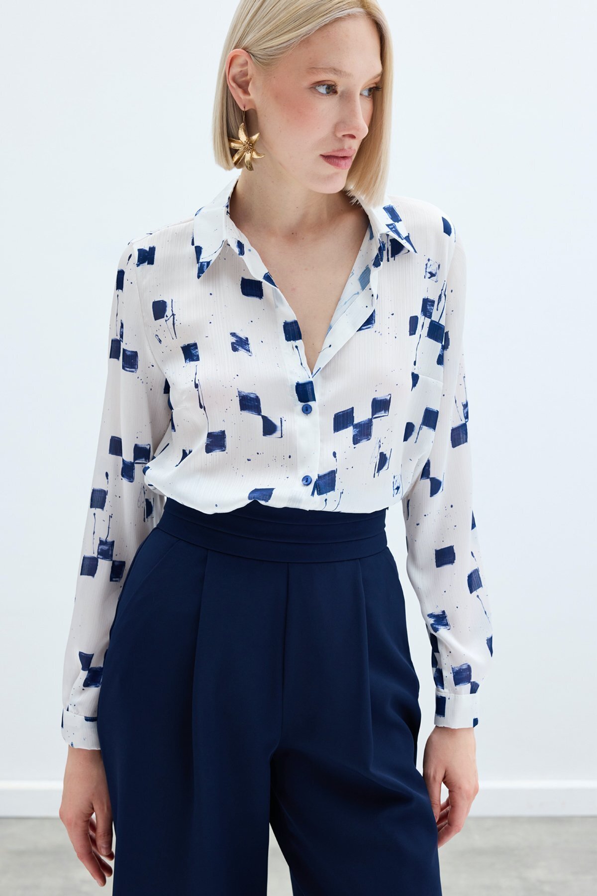 Sateen-Patterned Classic Shirt - Navy Blue 4
