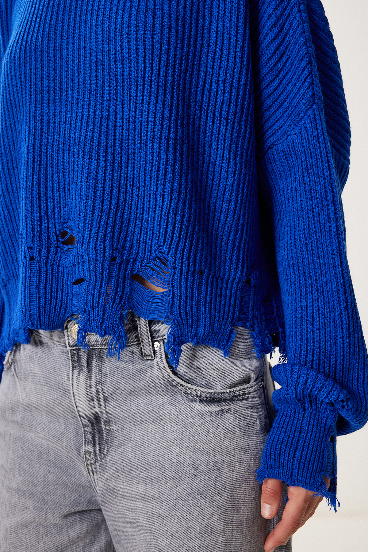 Happiness İstanbul Dunkelblauer, detaillierter Oversize-Strickpullover für Damen ki00098