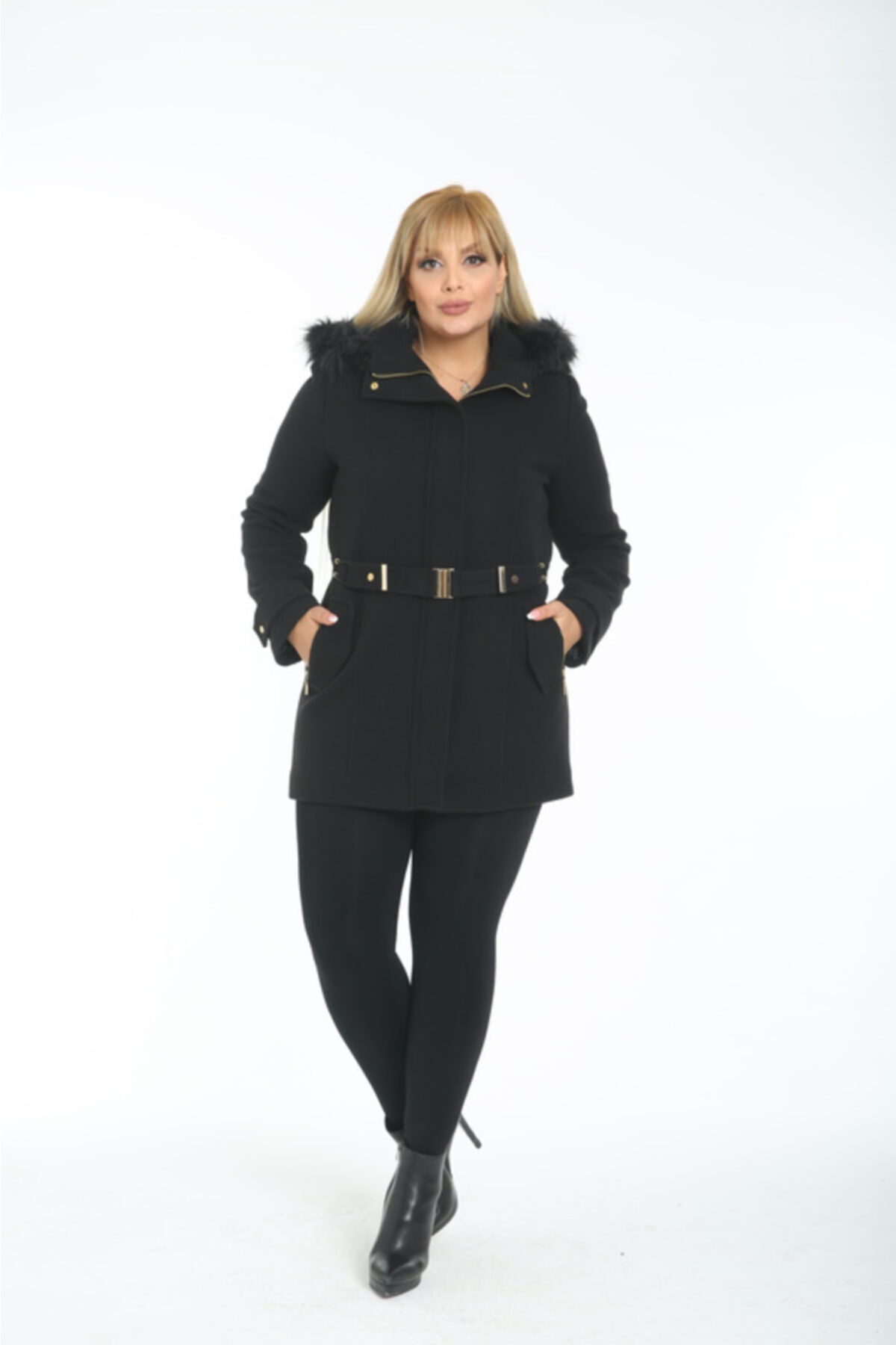 Lalezar Kadın Siyah Kürklü Kapüşonlu Büyük Beden Kaban