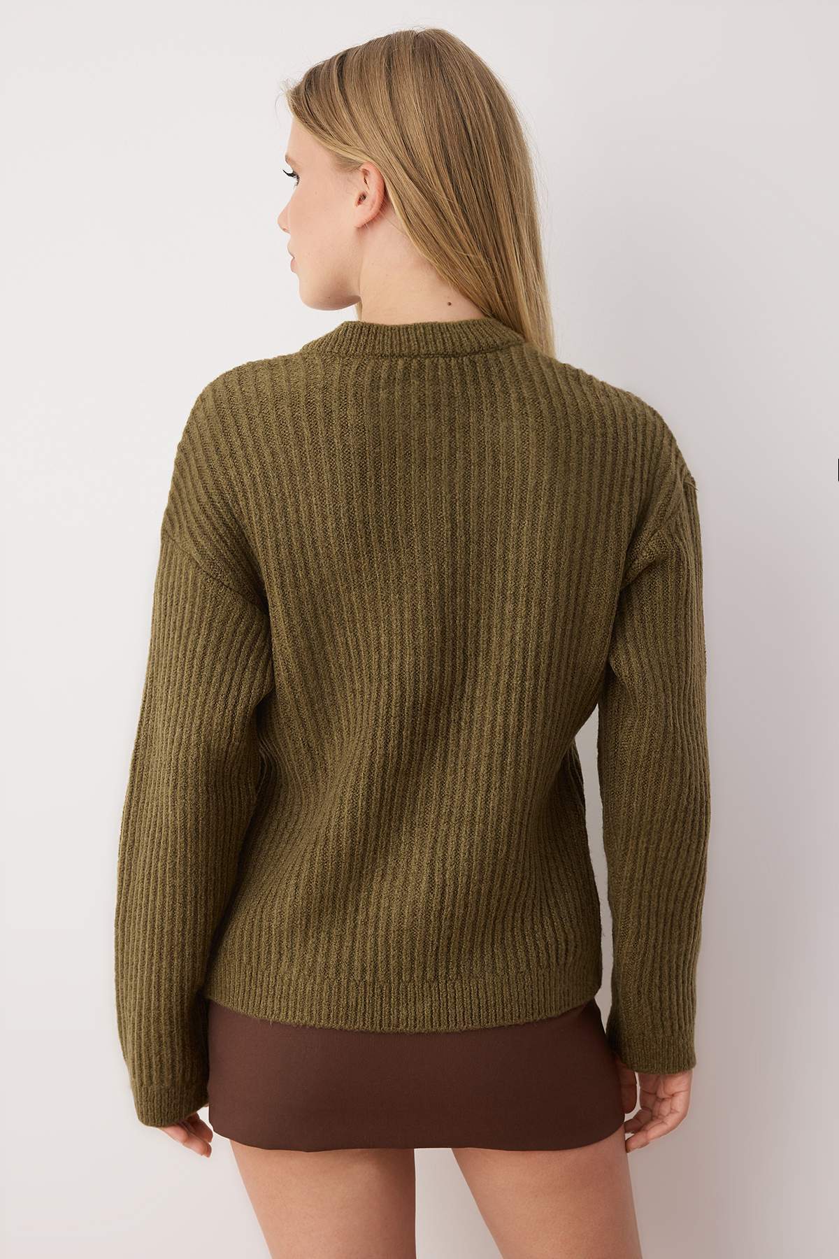 Trendyolmilla  Haki Yumuşak Dokulu Düğme Detaylı Triko Hırka TWOAW26HI00093 - Görsel 4