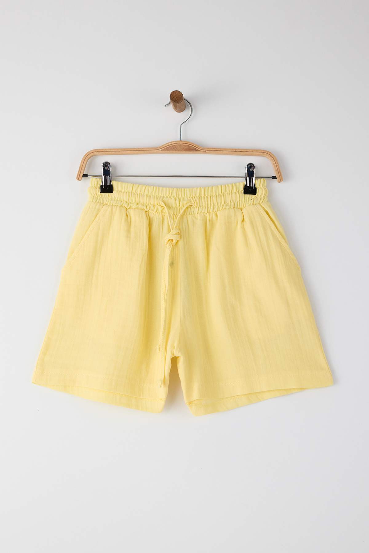 Trendyolmilla  Sarı Müslin Beli Lastikli Yüksek Bel City Boy Şort & Bermuda TWOSS25SR00233 - Görsel 5