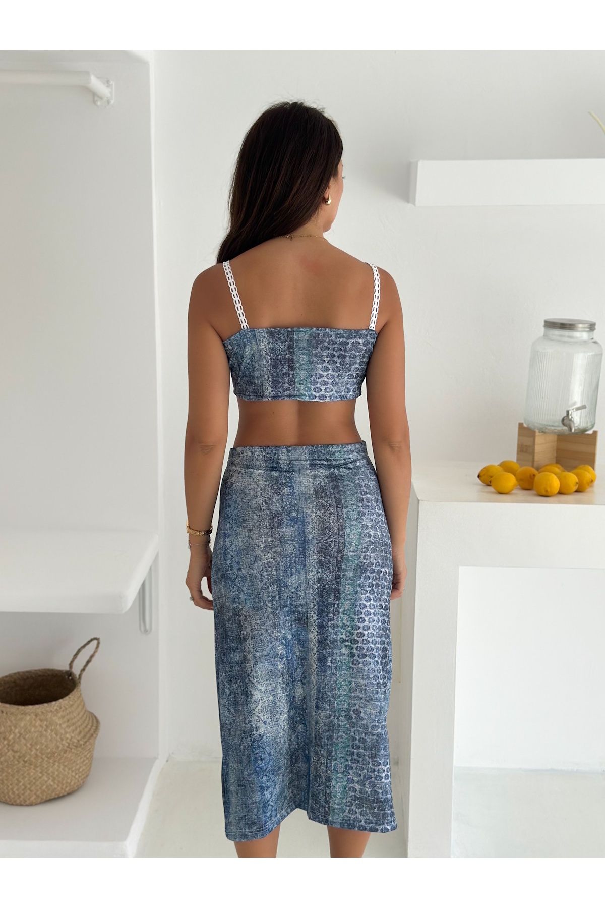 YUSUF CAN KARATAŞ KARATAŞ GİYİM-Women's Patterned Lycra Fabric Strap Front Tie Crop and Slit Midi Skirt Set 5
