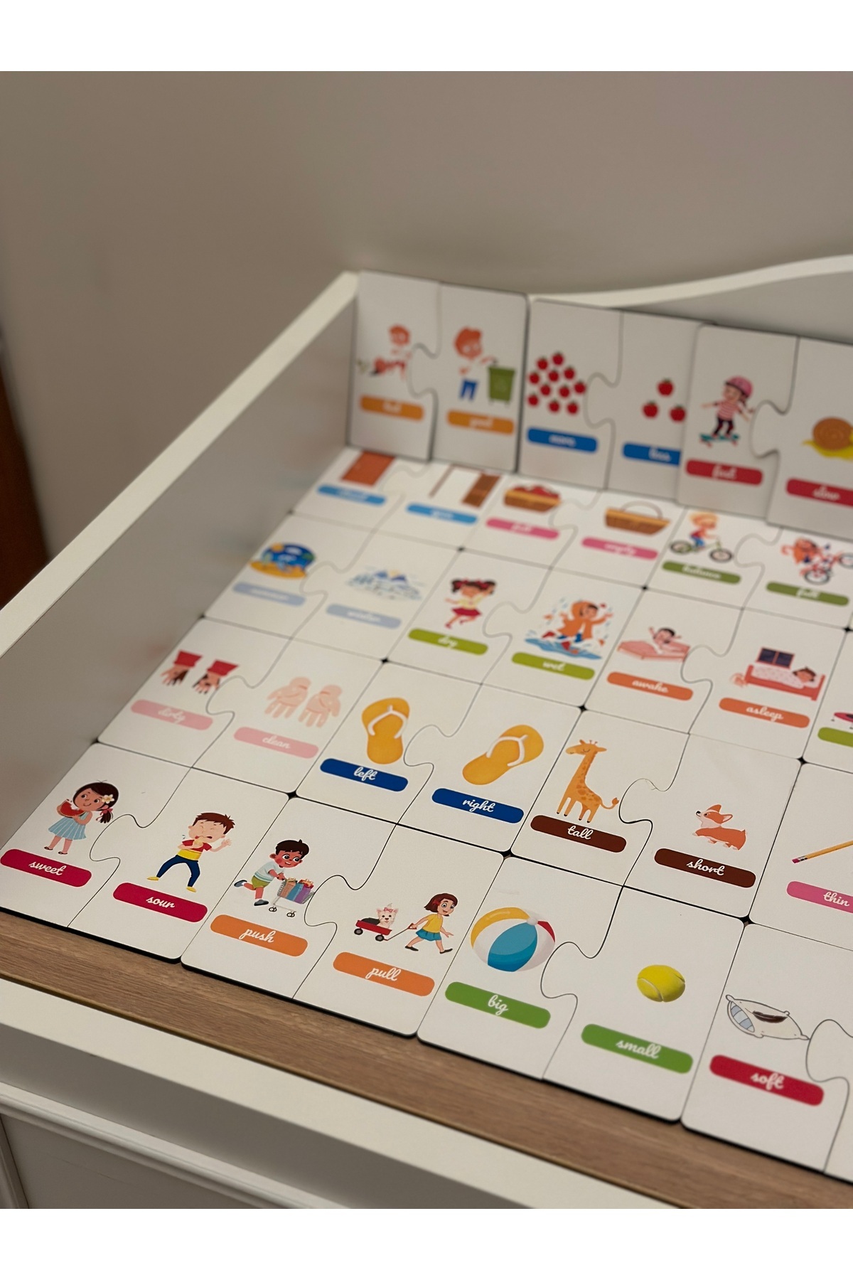 بازی پازل تضادهای آموزشی زبان انگلیسی – اسباب‌بازی آموزش مونته‌سوری