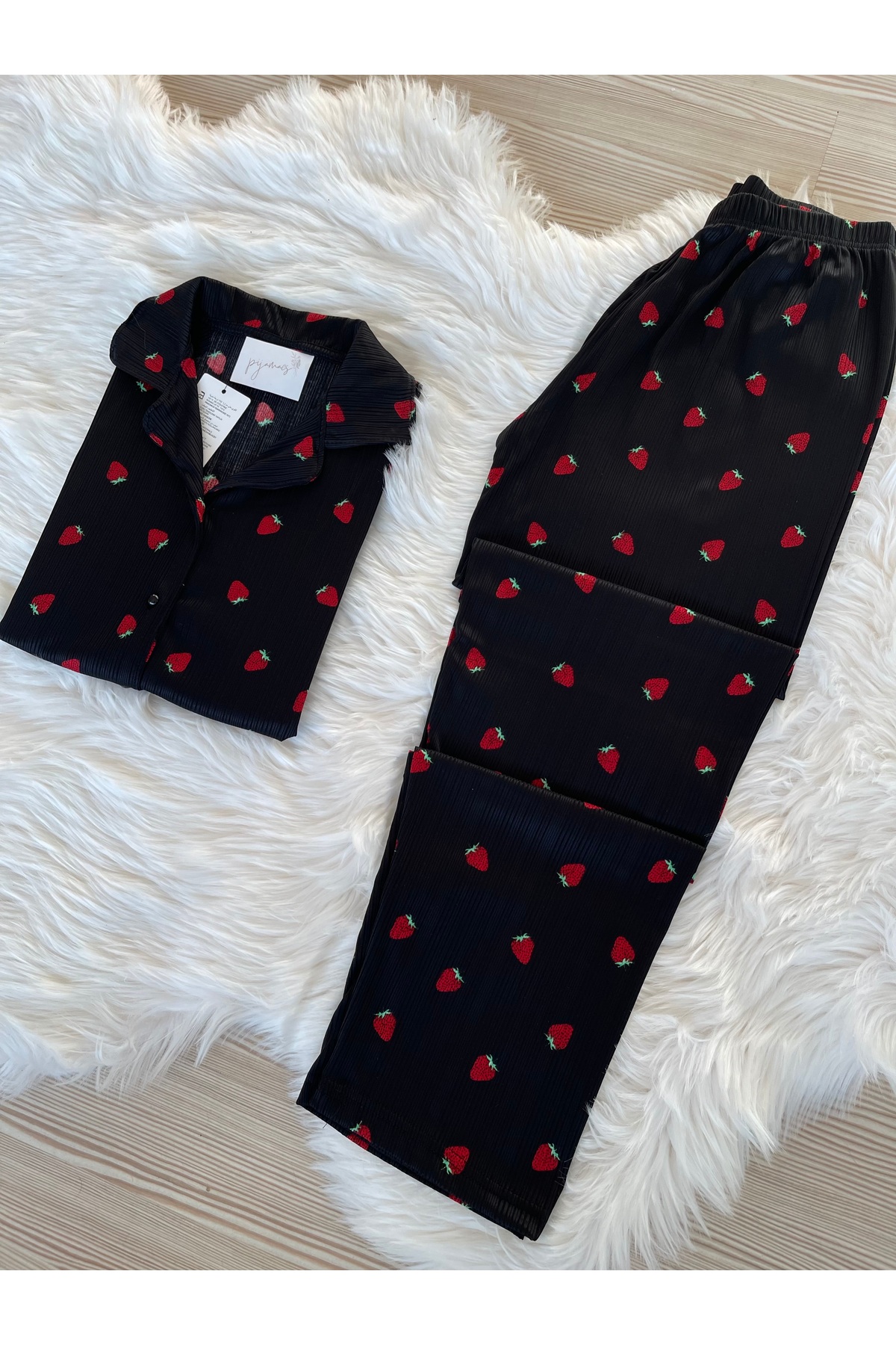 Pijamacs Siyah Çilek Desenli Pegasus Kısa Kol Pijama Takımı görsel 3