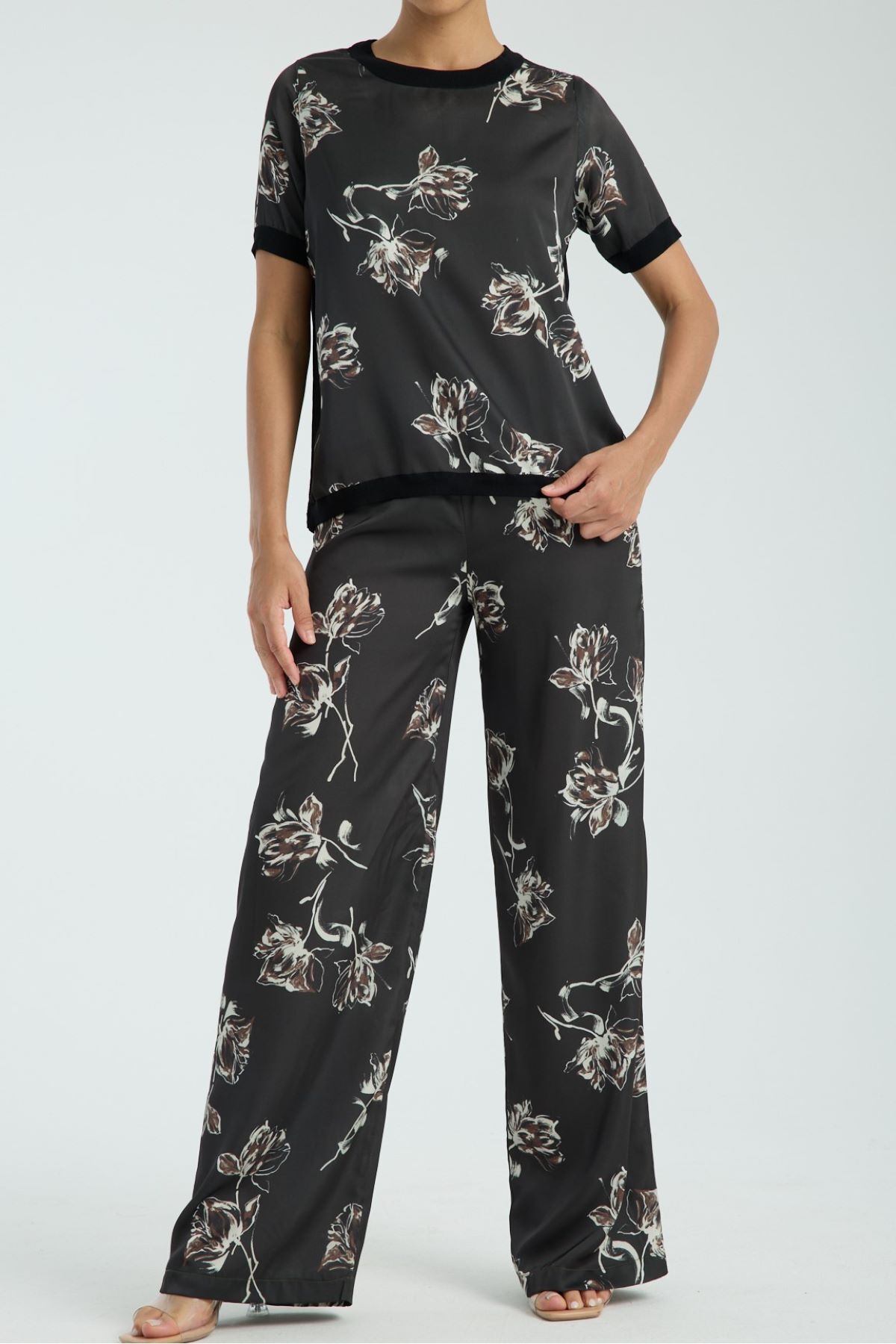 trikobis-Tricot Bluz with Flower Pattern on the Front Satin Fabric 2