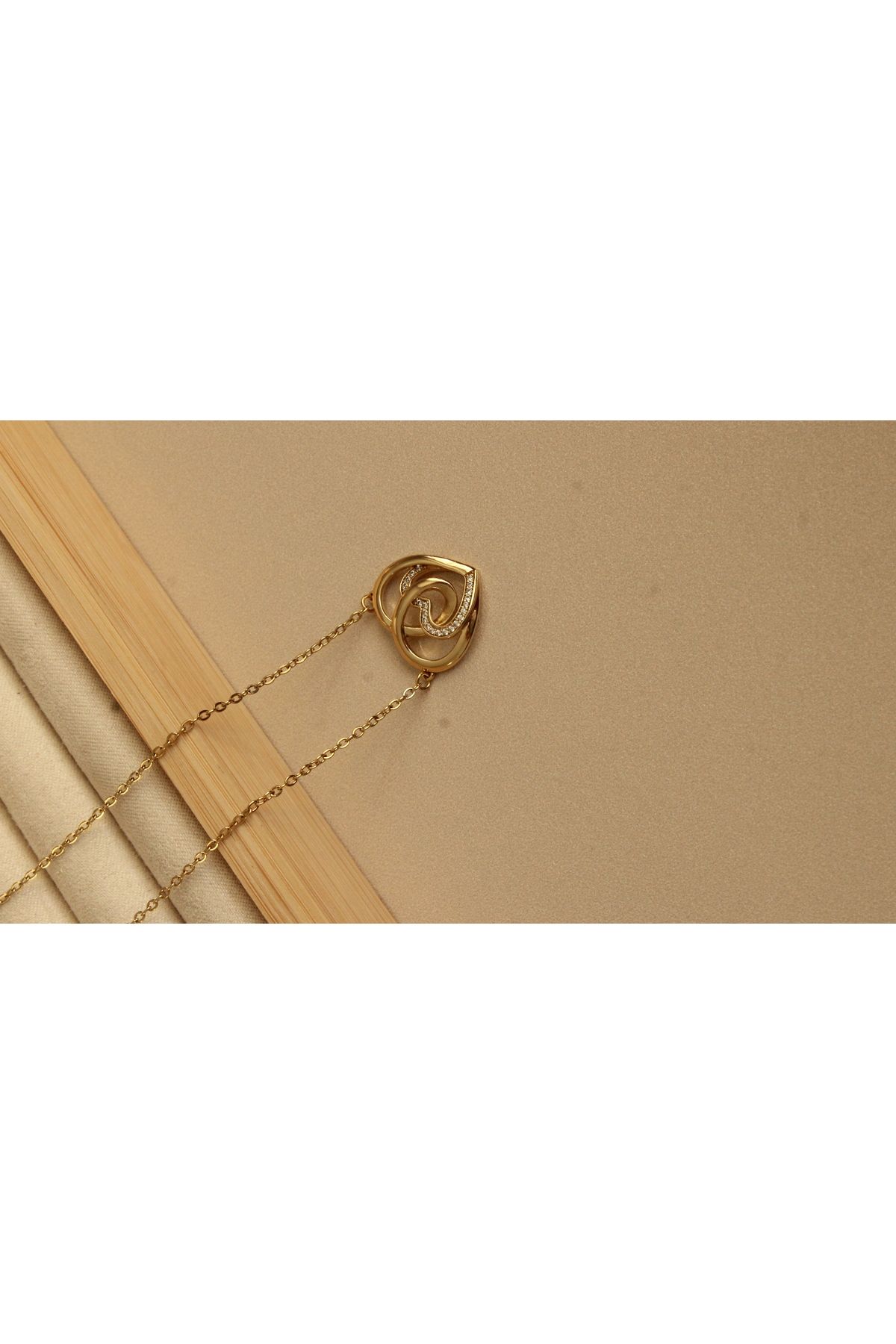 Tişt Accessory-Xuping Gold Plated Heart Detailed Zircon Stone Thin Chain Necklace - Does Not Blacken 2