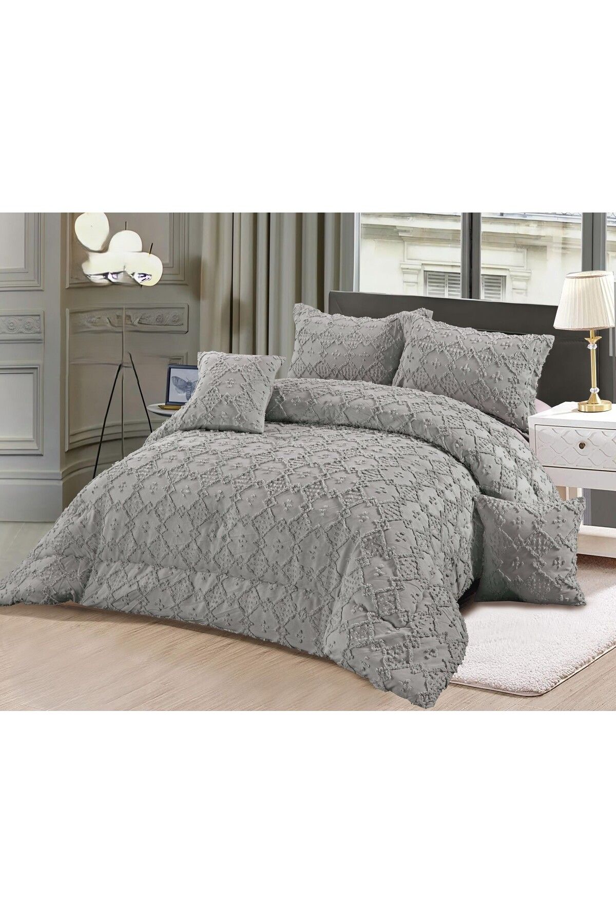 Moon-Luxury 6-piece royal double bed sheet with a pattern to add beauty and elegance to your room. Quilt size 250x230 cm. 1
