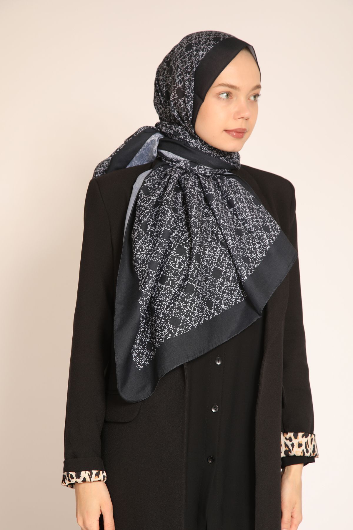 BERCHEM SCARF-Akel Micro Patterned Shawl – Light and Modern Touch for Elegant and Stylish Combinations 3