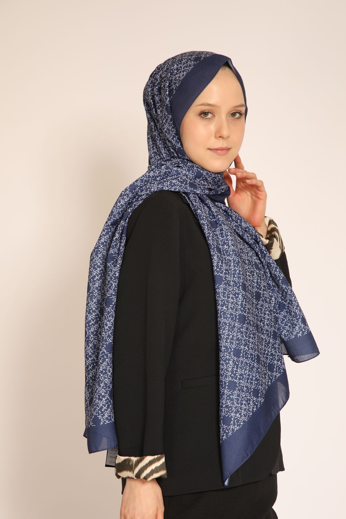 BERCHEM SCARF-Akel Micro Patterned Shawl – Light and Modern Touch for Elegant and Stylish Combinations 3