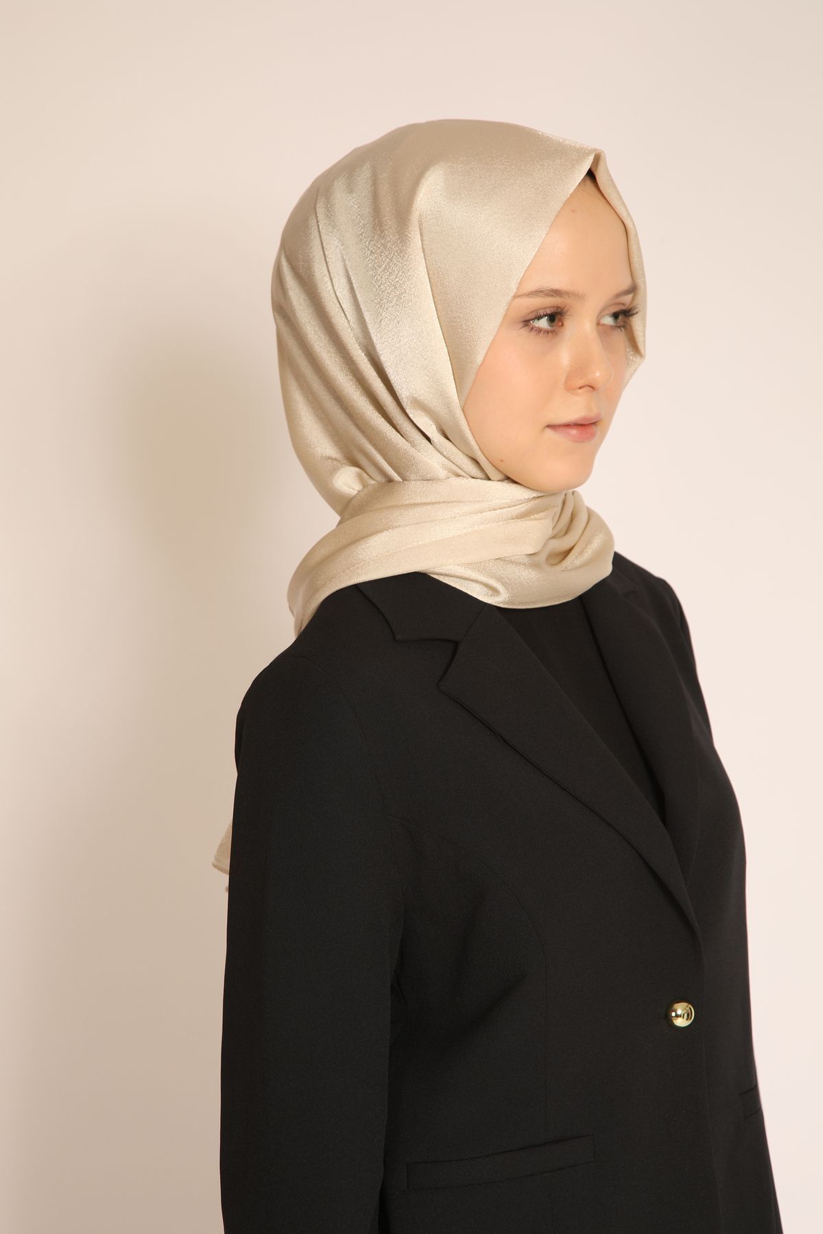 BERCHEM SCARF-Akel Plain Aura Shawl – Modern Shawl Model with Shiny Texture, Suitable for Daily and Special Occasions 2