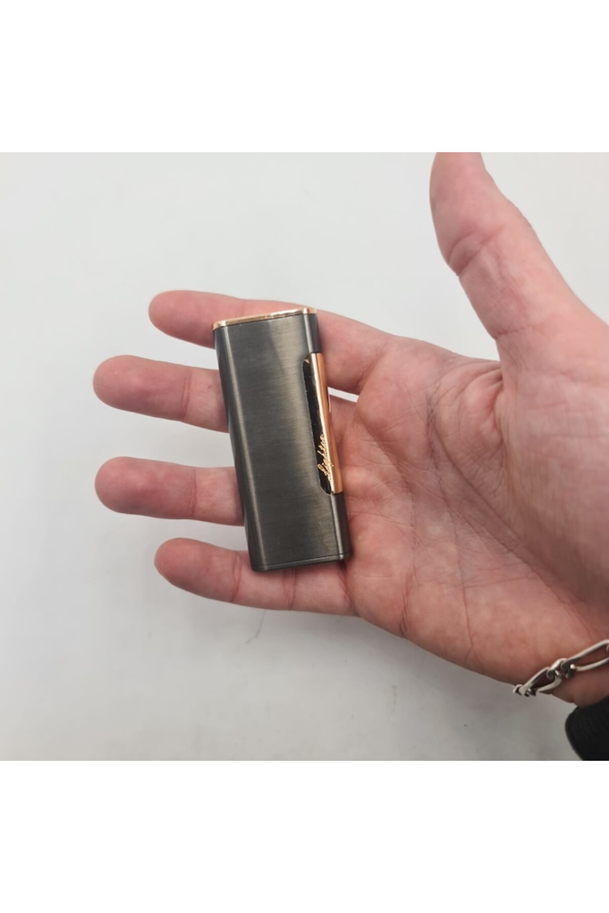 dalimag-Gas Lighter, Simplified Model, Trigger Ignition, Windproof, Refillable, Adjustable Flame, Metallic, 3