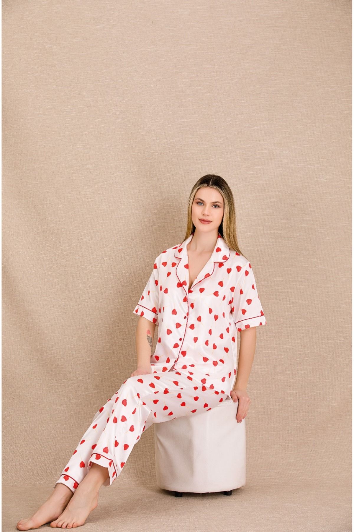 Lady Lingerie-Short Sleeve Heart Pattern Satin Women's Pajama Set with Shirt Collar 1