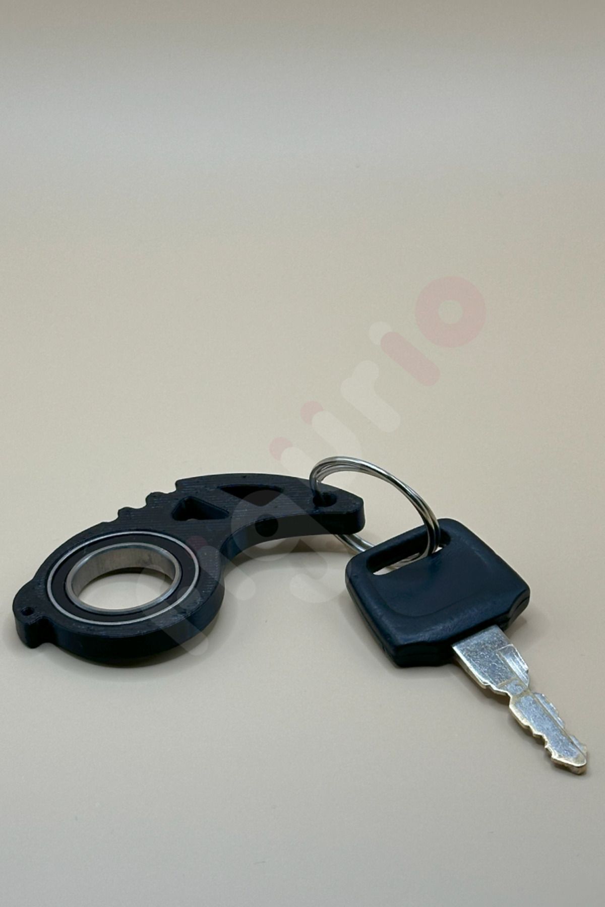 figurio-Black Keyrambit Keychain / Rotatable Keychain 1