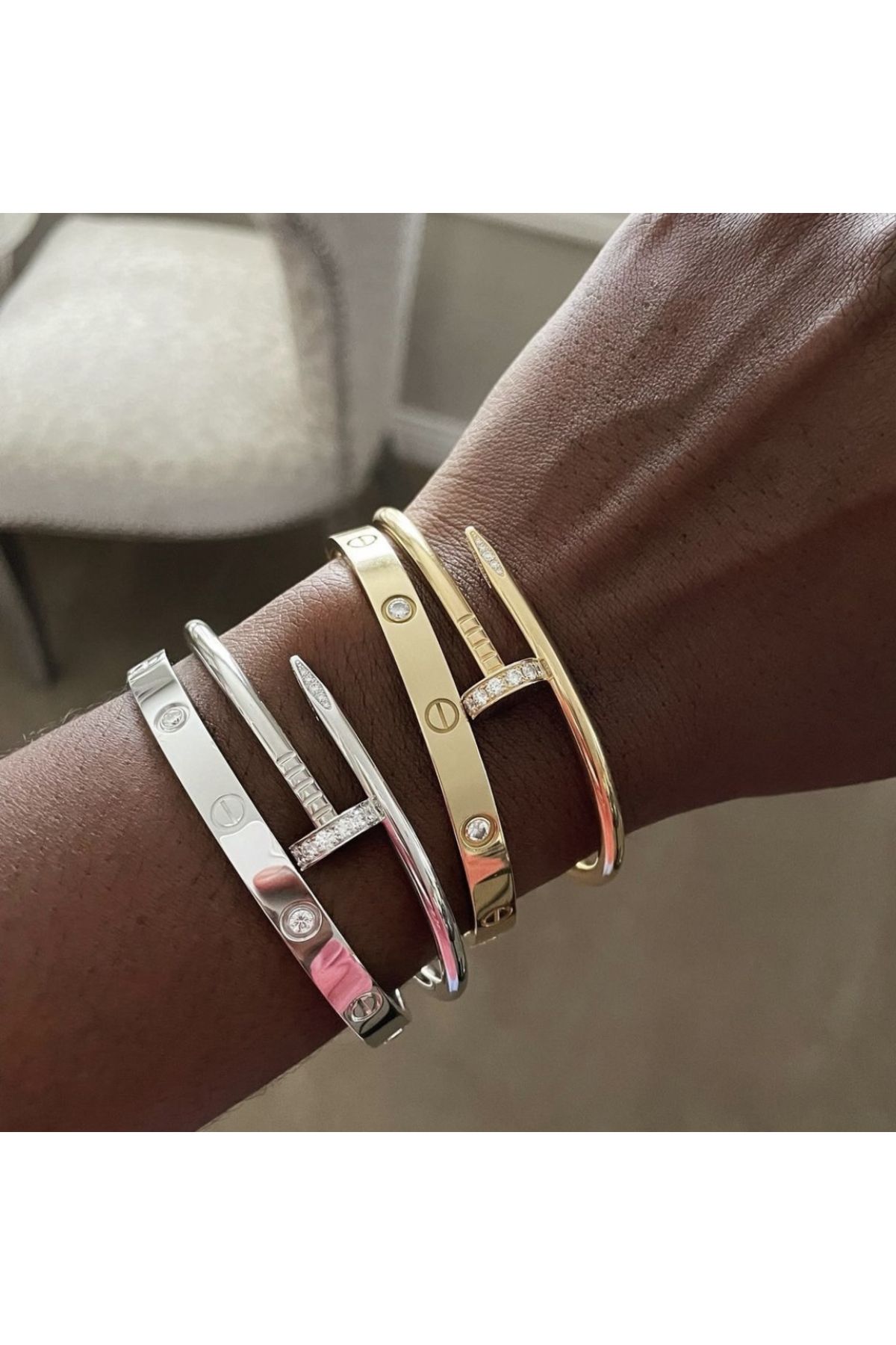 ElectraStore-Set of 4 Luxury LOVE + CUI Bracelets 1