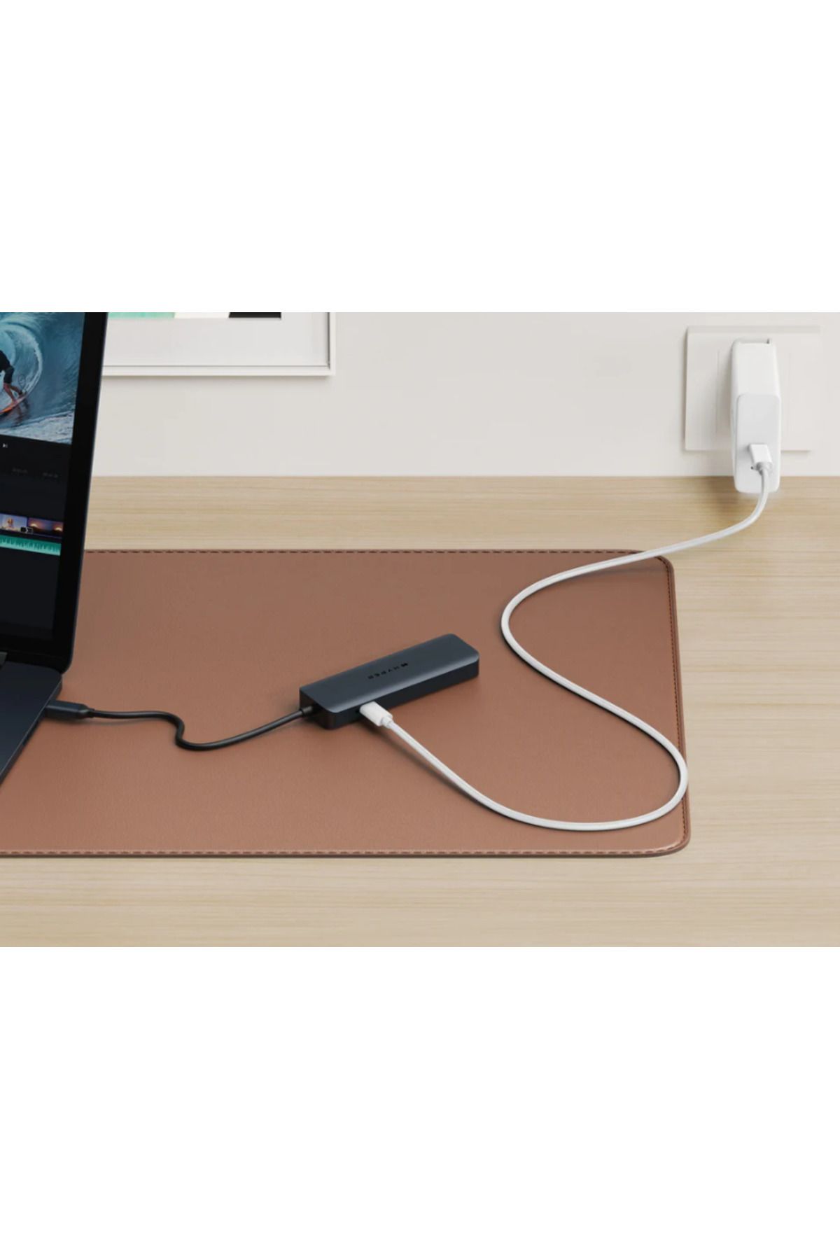 3DHyperStudio-Hyper HyperDrive EcoSmart Gen.2 Universal USB-C 6-in-1 Hub w 100 W PD Power Pass-thru 5