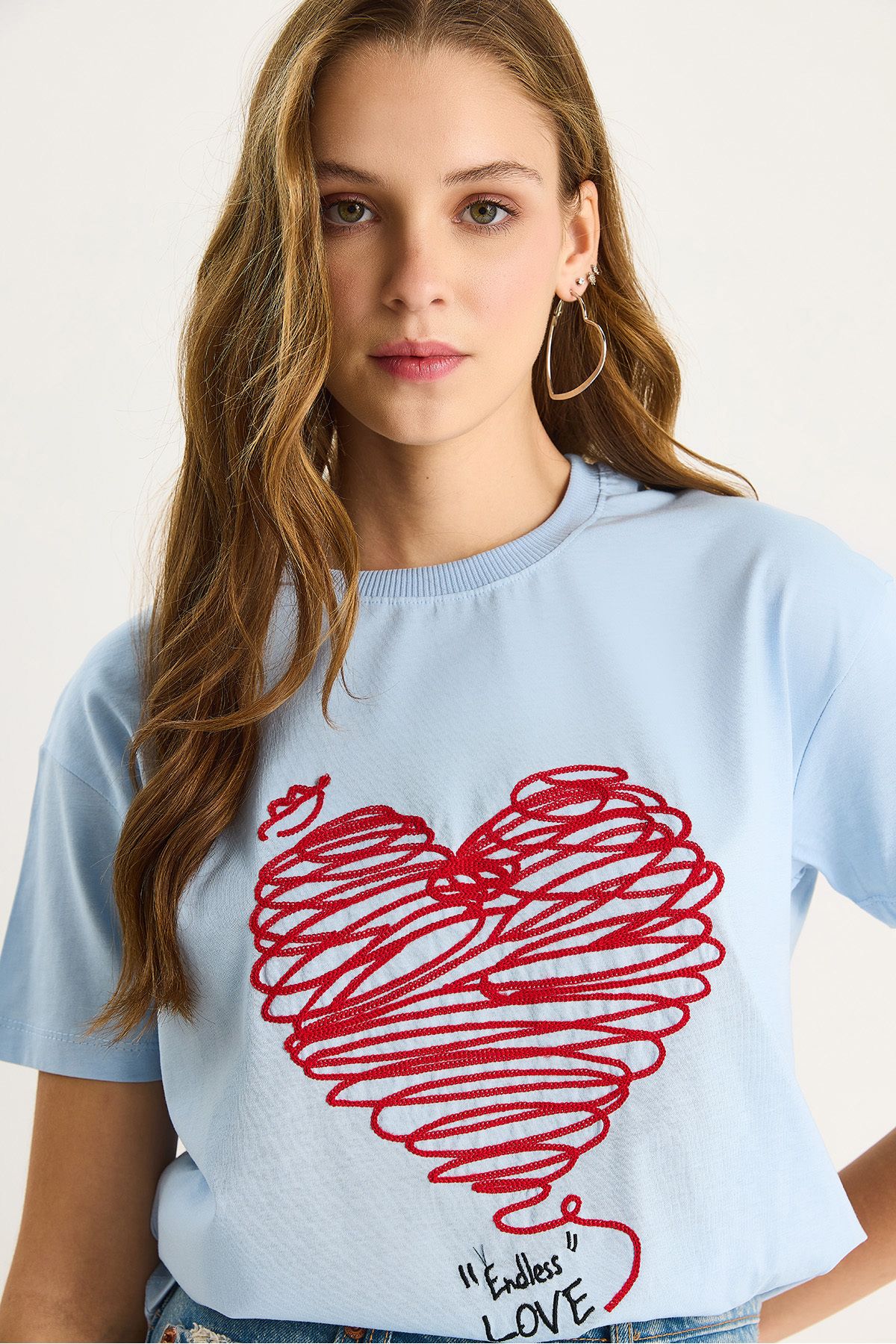 Bianco Lucci-Tricou de damă din bumbac cu mânecă scurtă, cu decolteu, cu broderie inimă 60602028 4