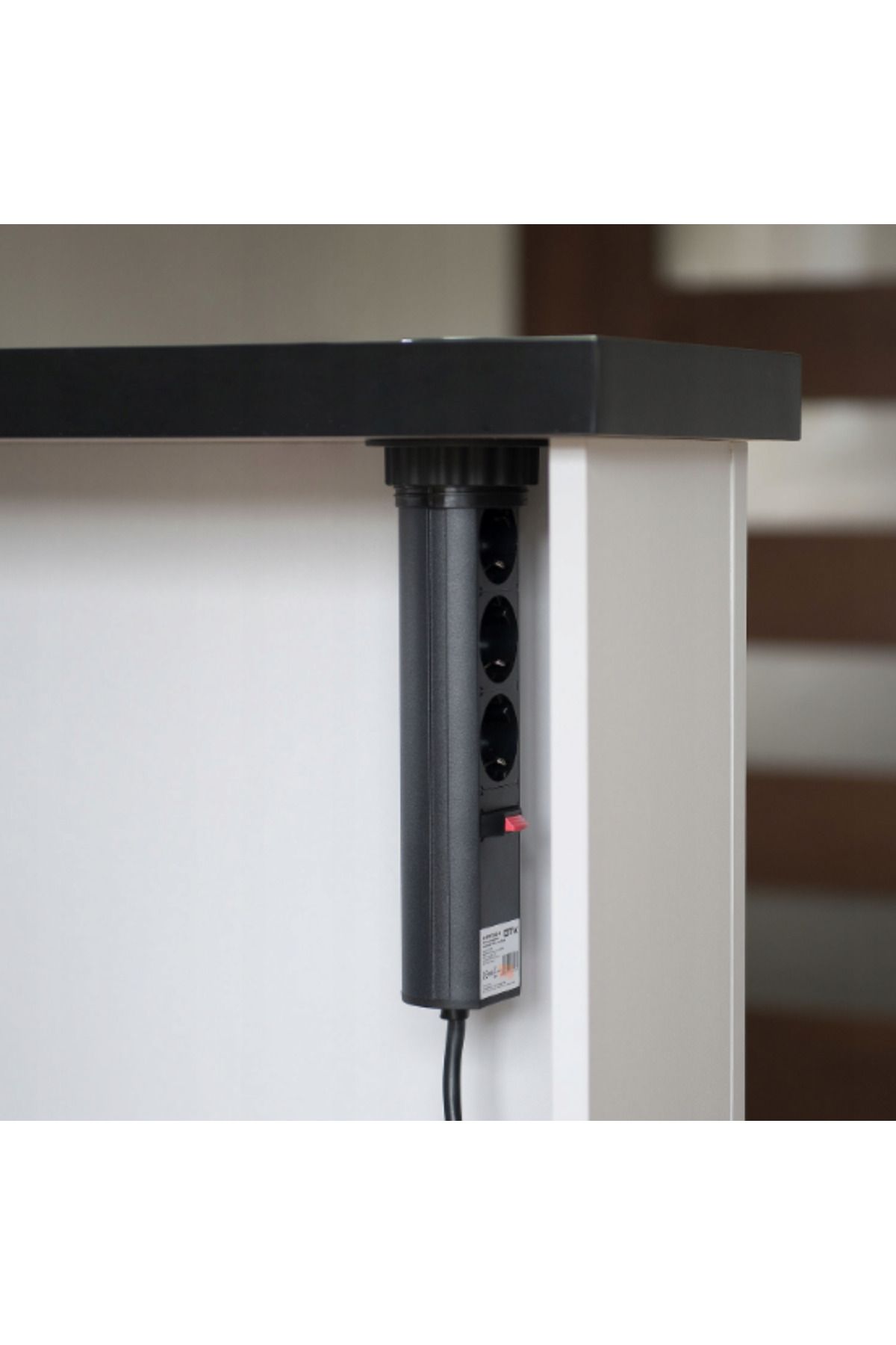 GTV-Retractable Built-in Socket Round,GTV,Diameter 60mm,3 Schuko Sockets,Cable 1.5,IP20,Max 3600W,Black 7