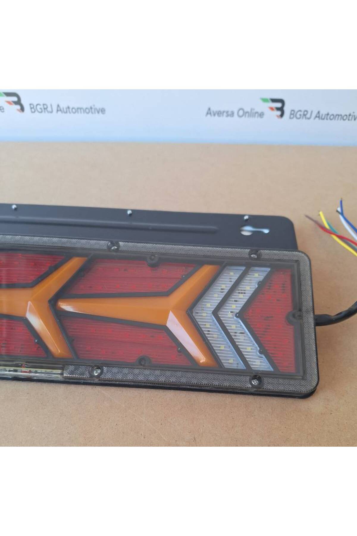 BGRJ Automotive-Rear taillights B1067, triple led 46cm, 5 functions, dynamic signaling, 12-24V 3