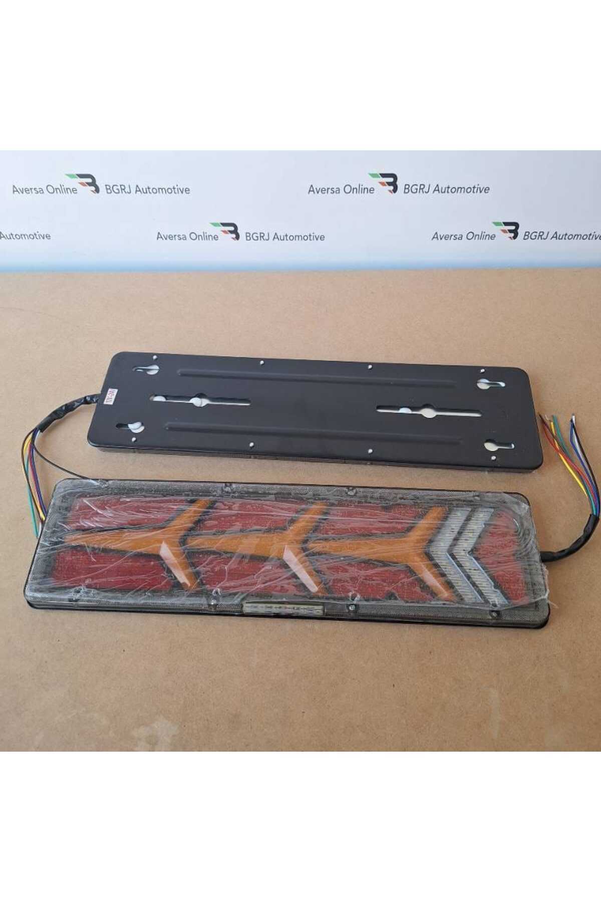 BGRJ Automotive-Rear taillights B1067, triple led 46cm, 5 functions, dynamic signaling, 12-24V 4