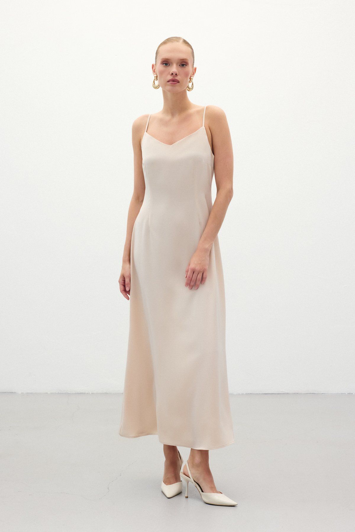 Sateen-Rochie lungă din satin cu bretele - bej 3