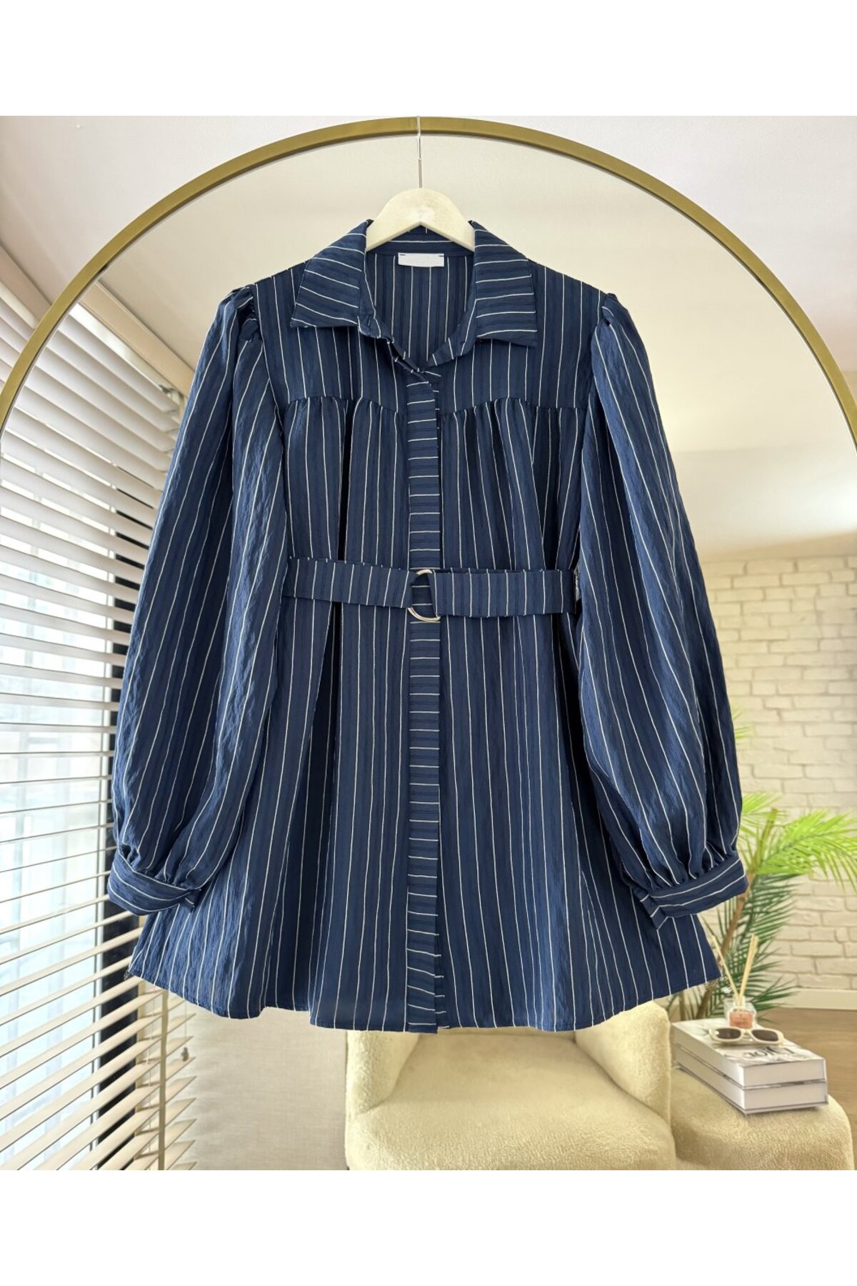 ensade  Çizgili Kuşaklı Düğme Detaylı Uzun Kollu Kadın Gömlek – Şık ve Rahat Tasarım