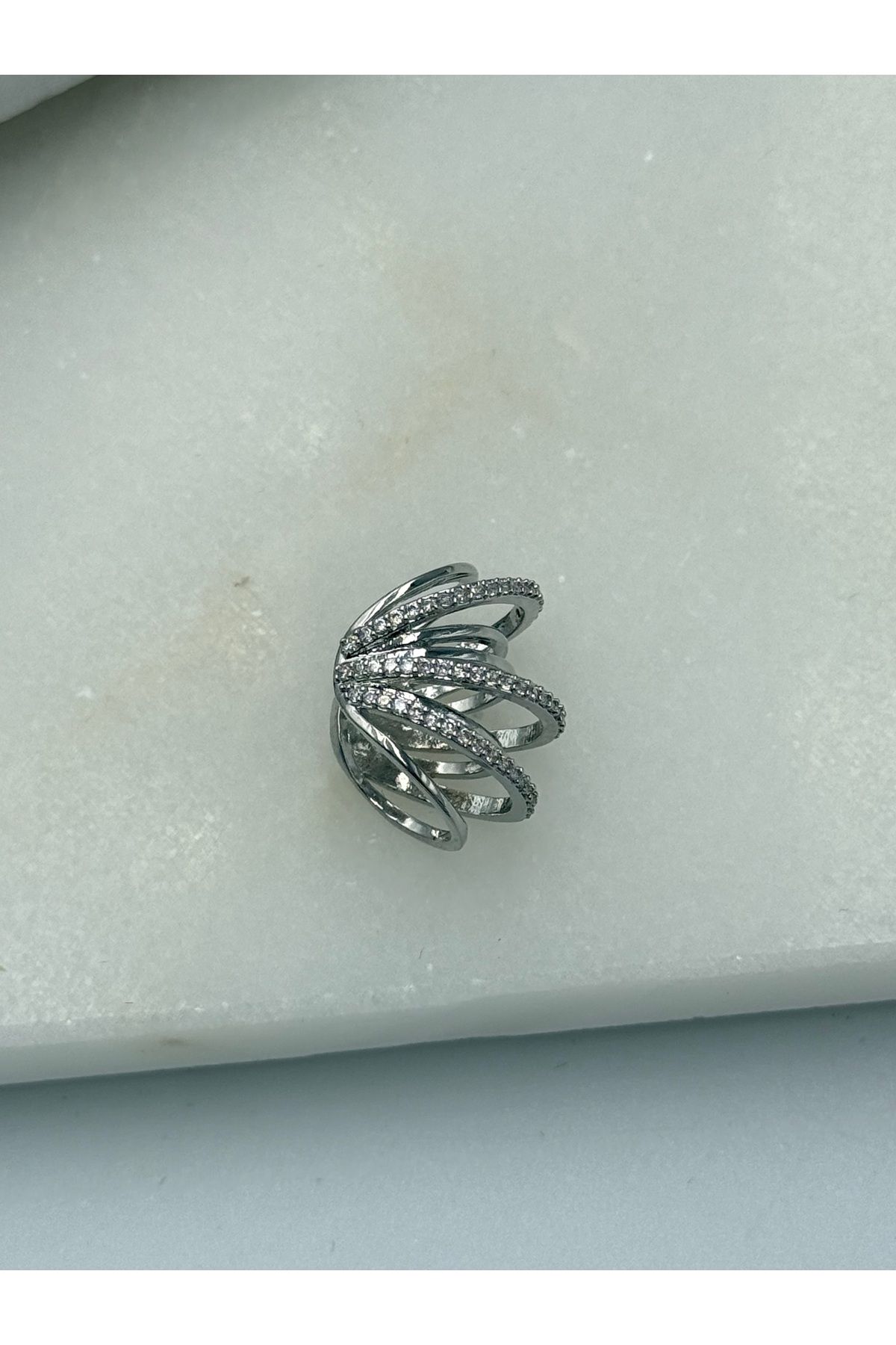 Unzilee-Anti-Aging Stone Model Earcuff 3
