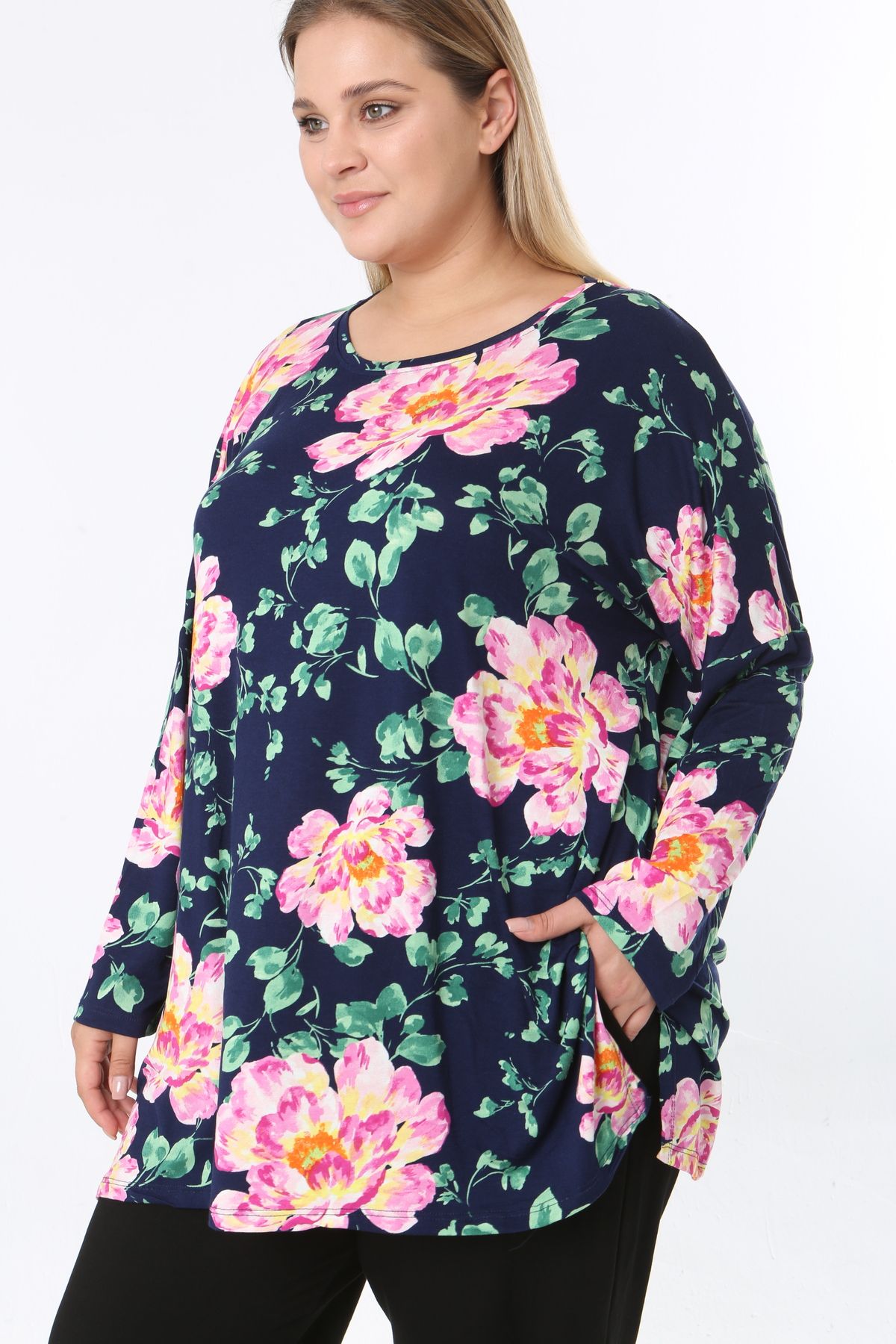 XL Modam-Women's Digital Print Plus Size Tunic 4