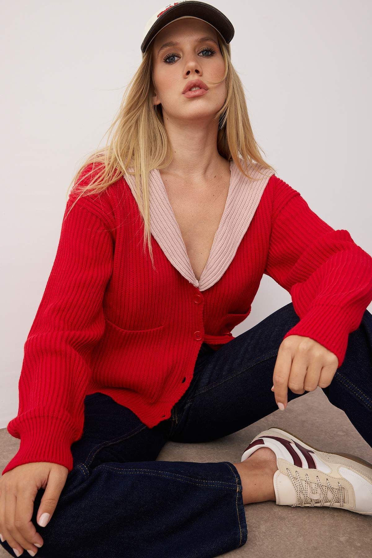Trendyol Collection-Red Color Block Turn-Down Collar Detailed Soft Textured Knitwear Cardigan Twoaw26Hi00059 1