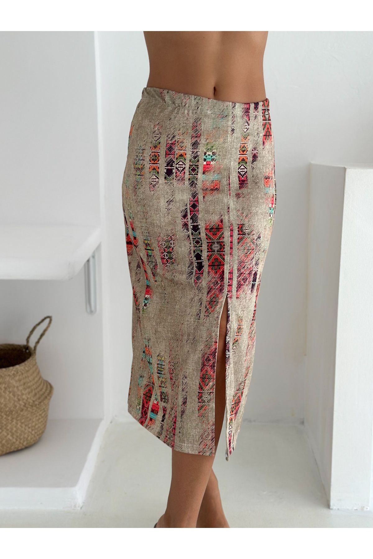 YUSUF CAN KARATAŞ KARATAŞ GİYİM-Women's Patterned Lycra Fabric Strap Front Tie Crop and Slit Midi Skirt Set 4