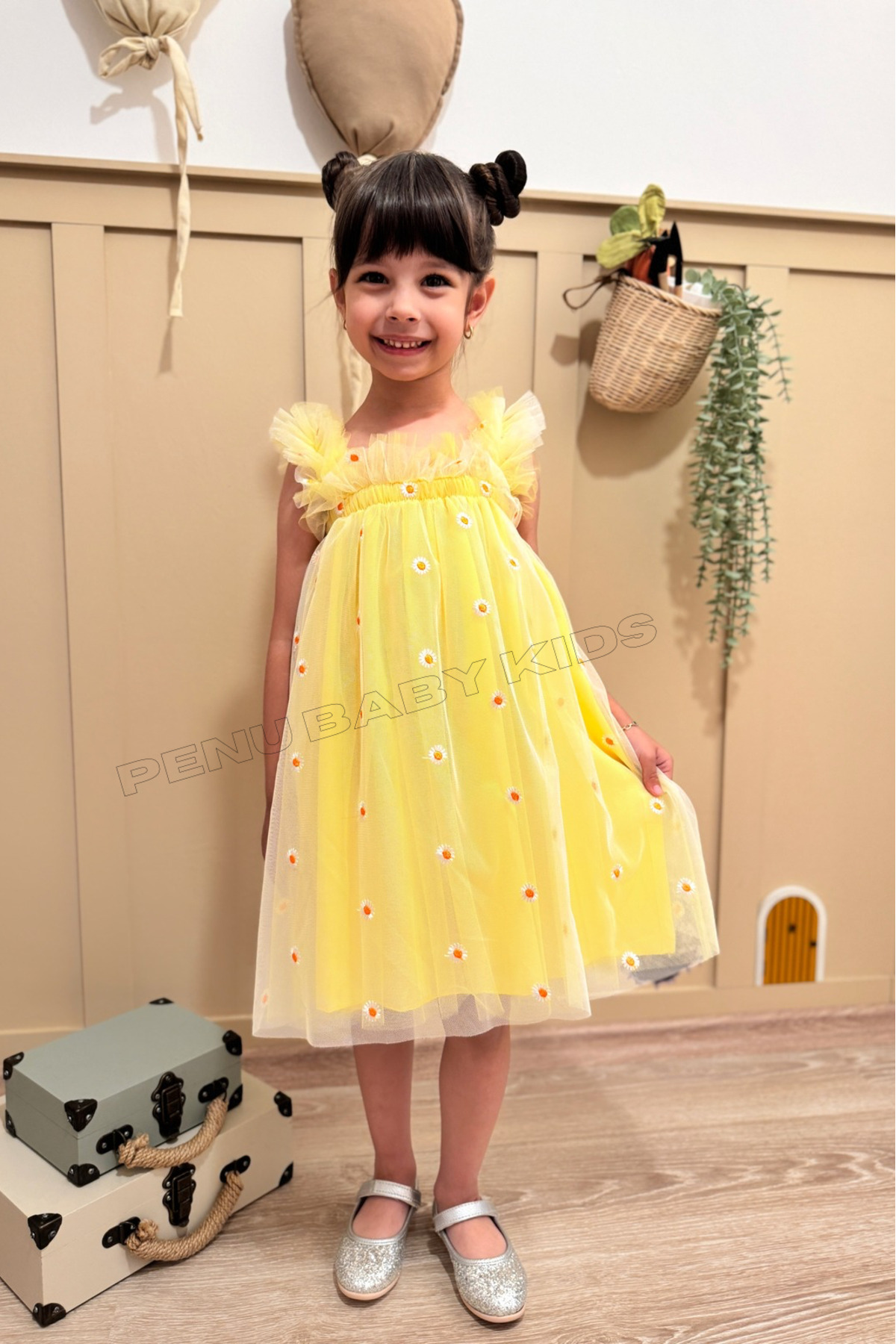 penu baby kids Sarı Nakış Papatya Işlemeli Askılı Kız Bebek & Kız Çocuk Elbise - Margarita fotoğrafı 3 (önizleme)