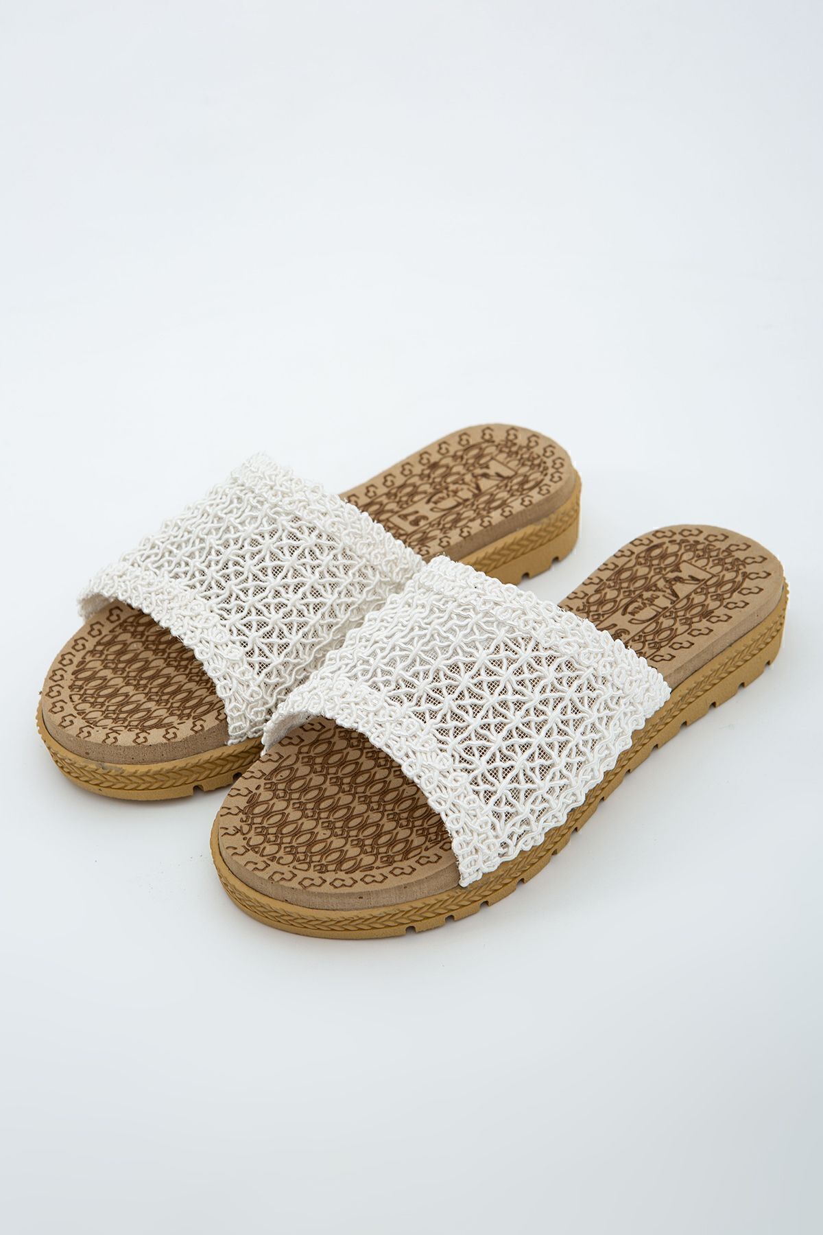 Moda Devrin-White Open Front Straw Knitted Outdoor and Home Slippers (PATTERN RENEWED.) 7
