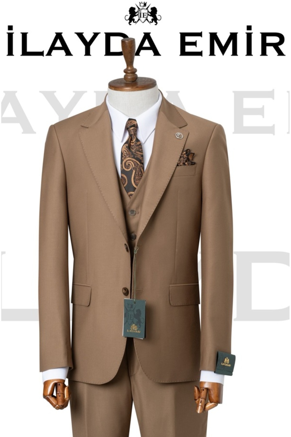 3-PIECE SUIT WITH CLASSIC MEN'S VEST