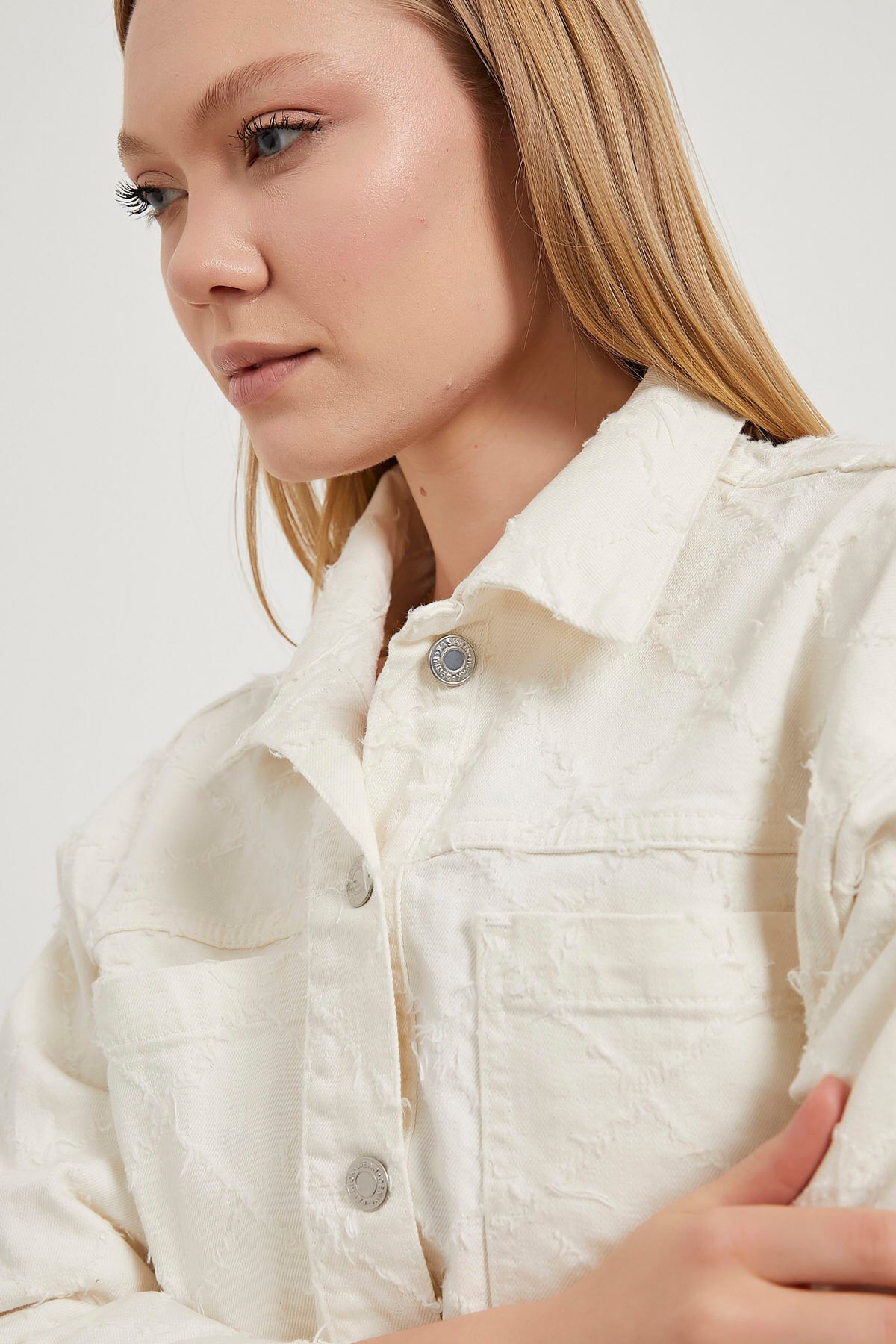Arma Life-Women's Jeans Basic Tight Pocket White Crop Denim Jacket 2