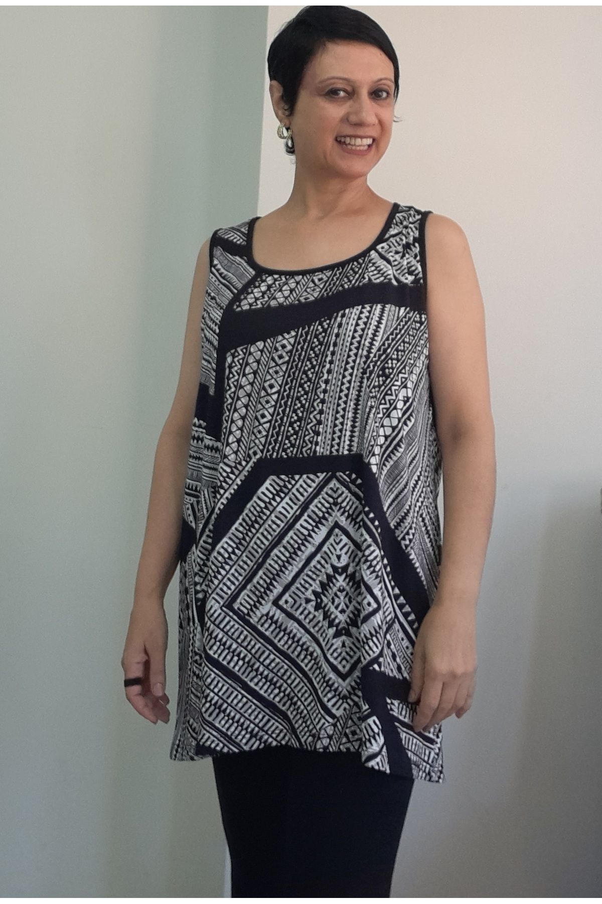 Mertcan Butik-Black and White Patterned Combed Viscose T-Shirt with Thick Straps 2