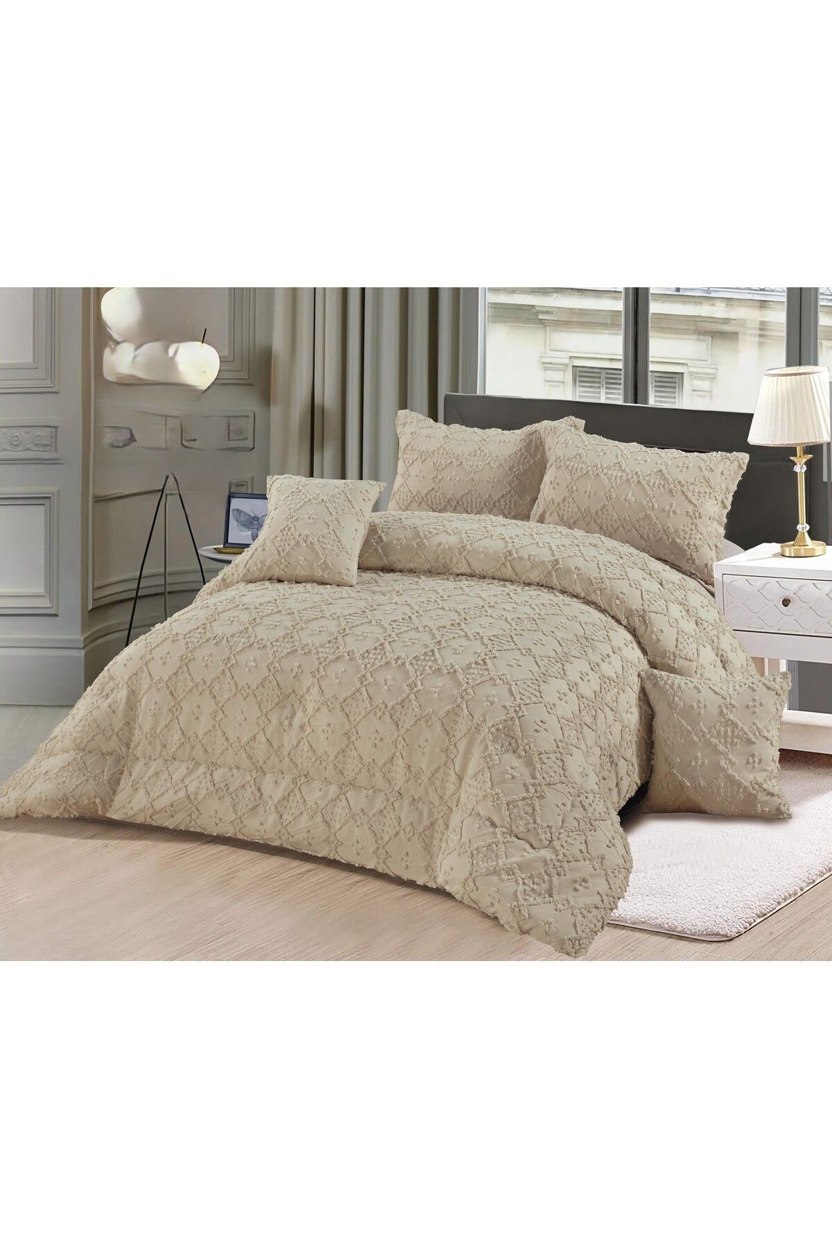 Moon-Luxury 6-piece royal double bed sheet with a pattern to add beauty and elegance to your room. Quilt size 250x230 cm. 1