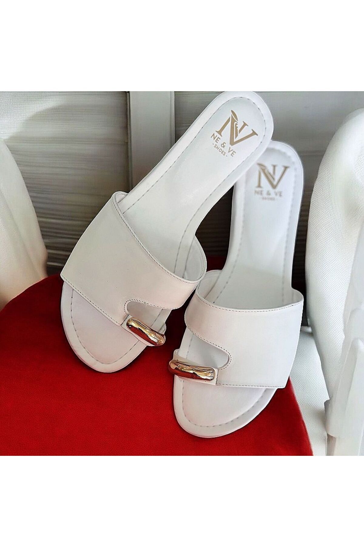 NE&VE SHOES Beyaz Deri Tokalı Parmak Arası Kadın Şık ve Rahat Terlik görsel 3