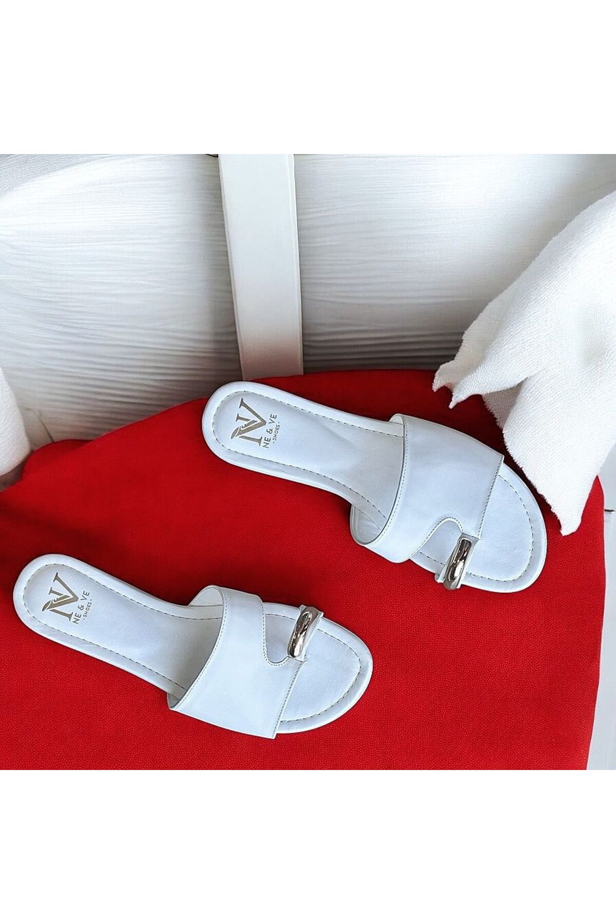 NE&VE SHOES Beyaz Deri Tokalı Parmak Arası Kadın Şık ve Rahat Terlik görsel 4