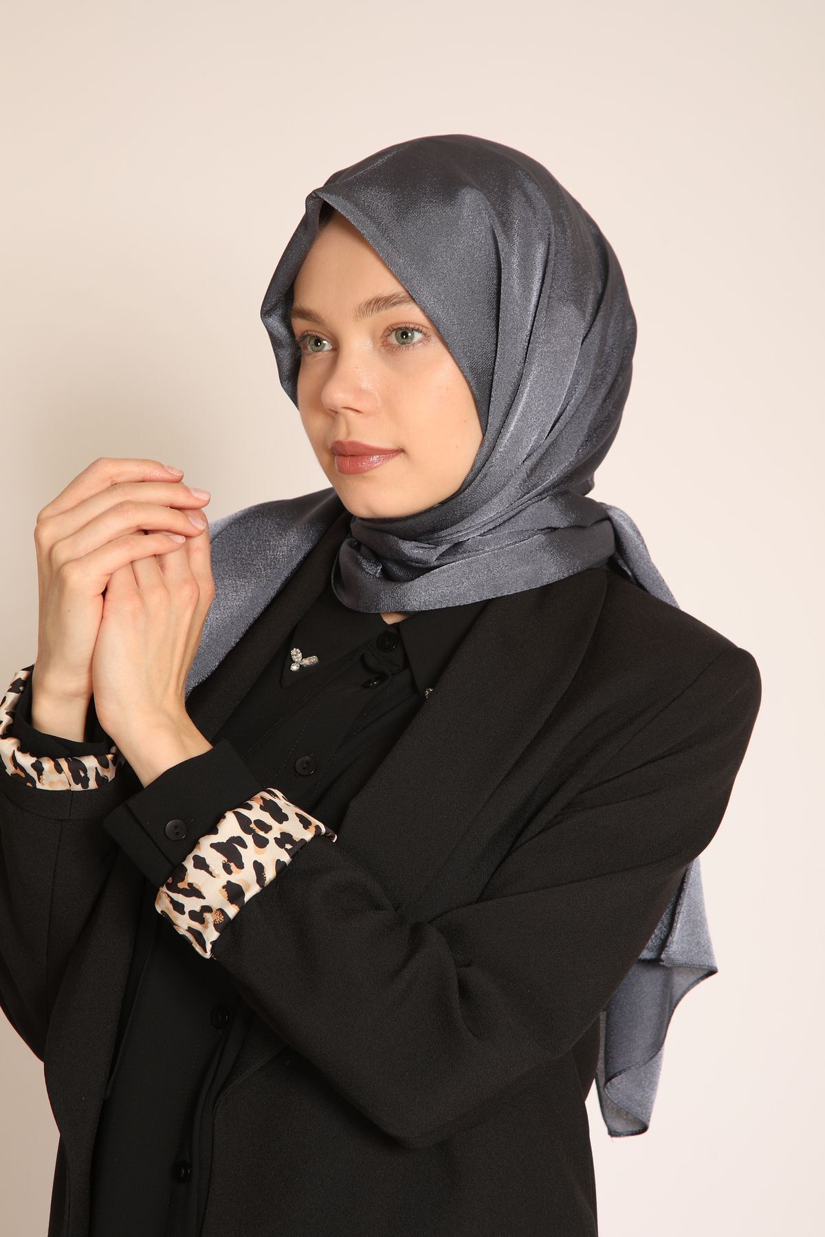 BERCHEM SCARF-Akel Plain Aura Shawl – Modern Shawl Model with Shiny Texture, Suitable for Daily and Special Occasions 5