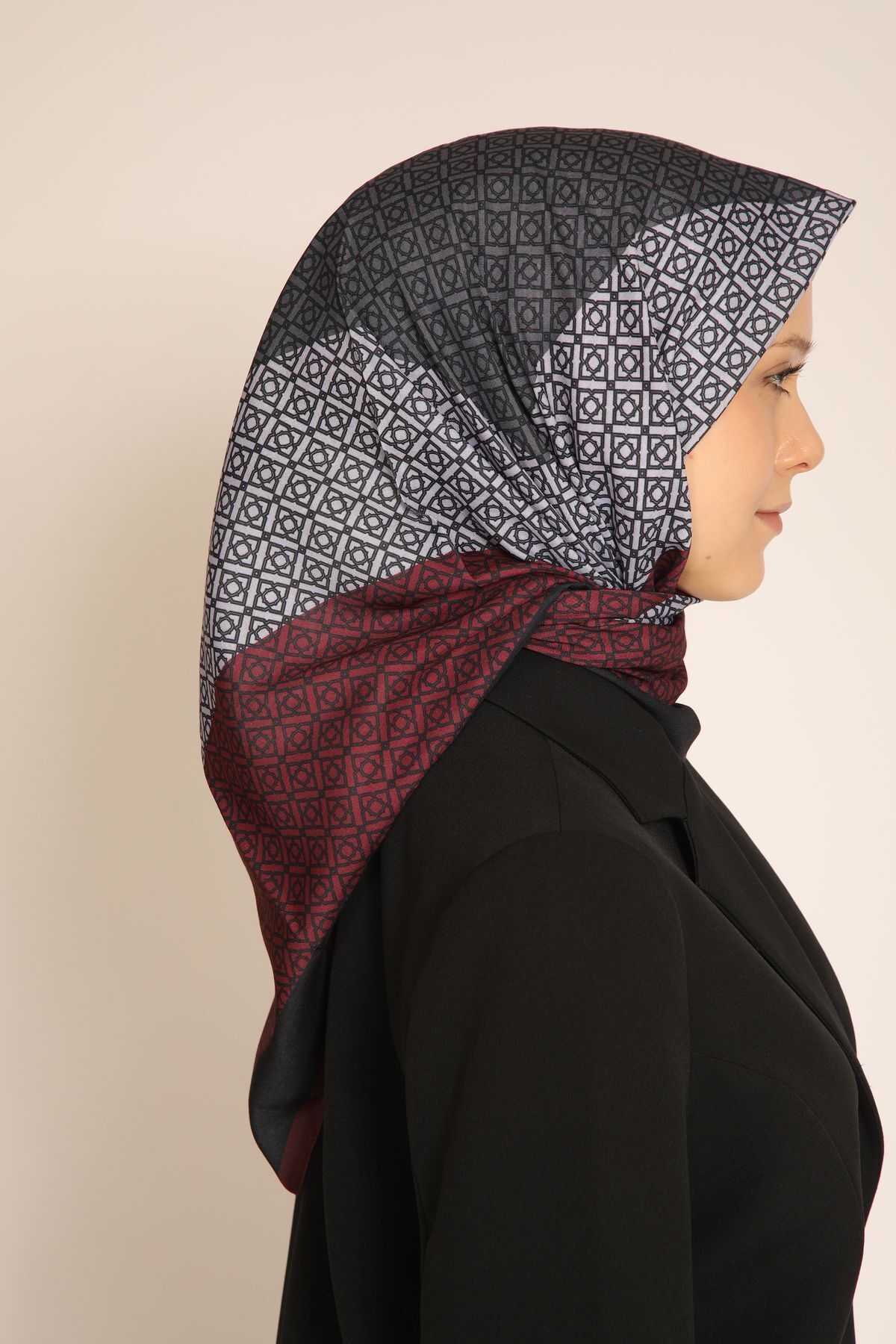 BERCHEM SCARF-Akel Transitional Geometric Pattern Scarf – Modern and Stylish Choice 4
